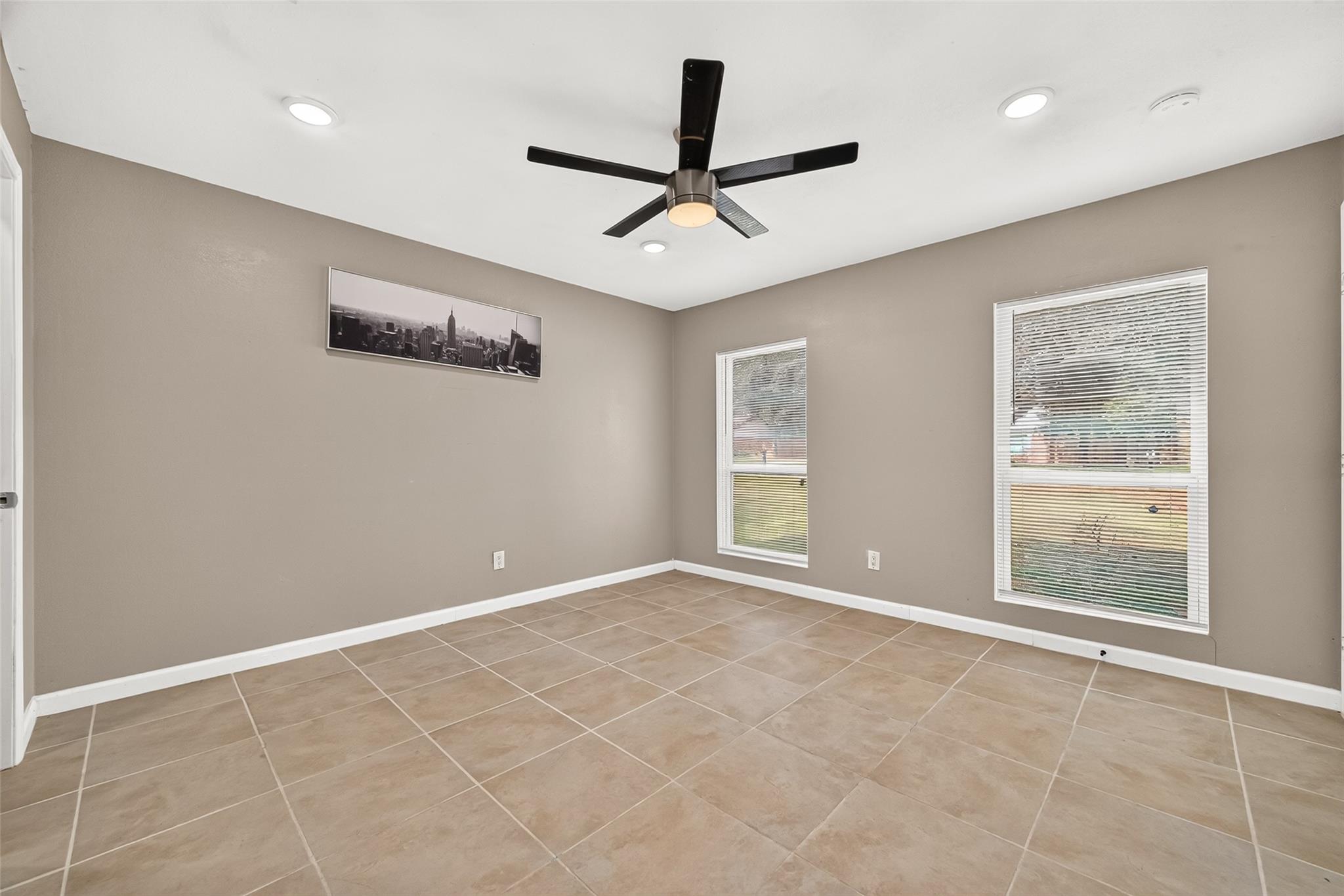 552 Roanoke Drive Property Photo 11