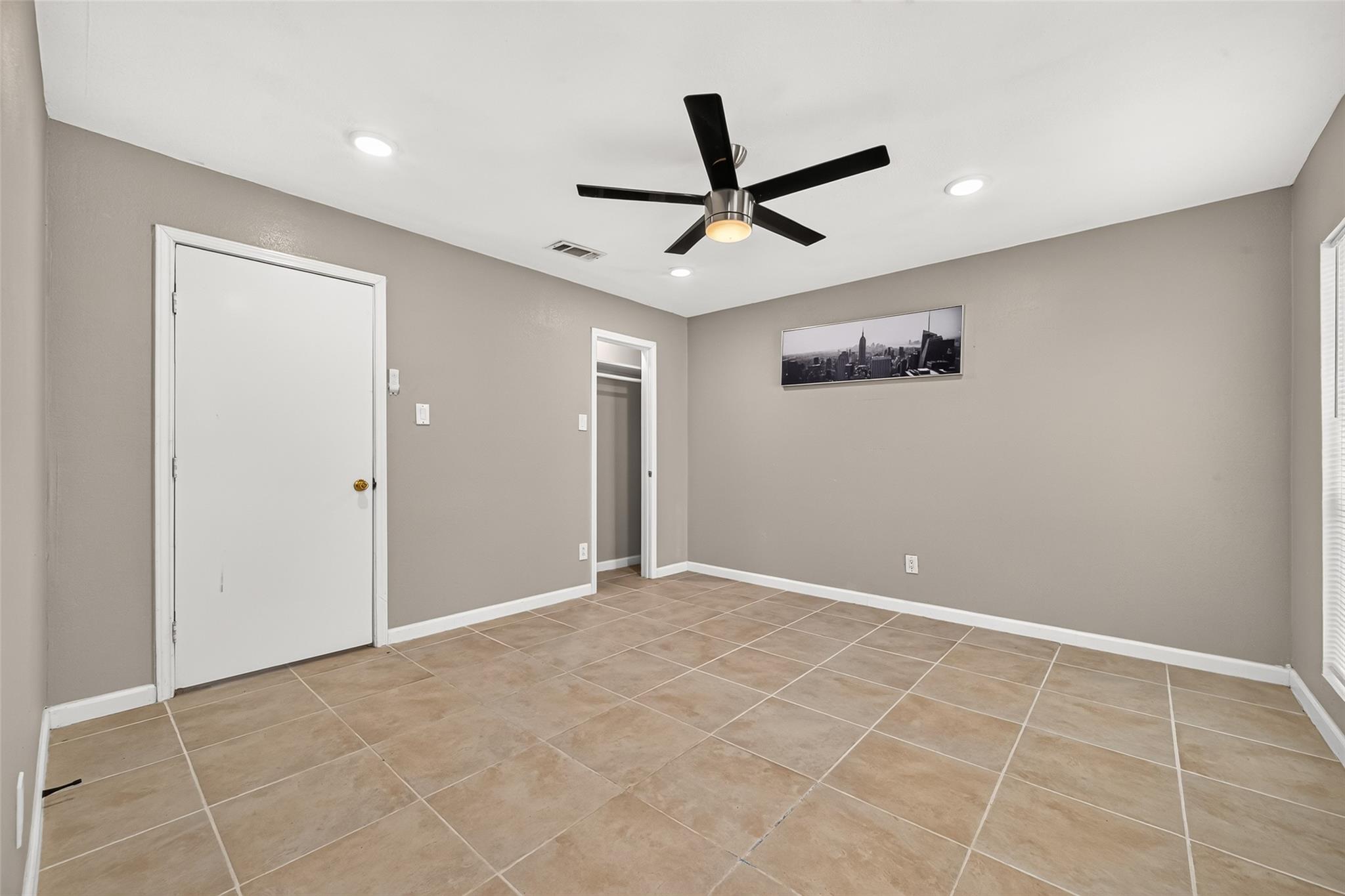 552 Roanoke Drive Property Photo 12