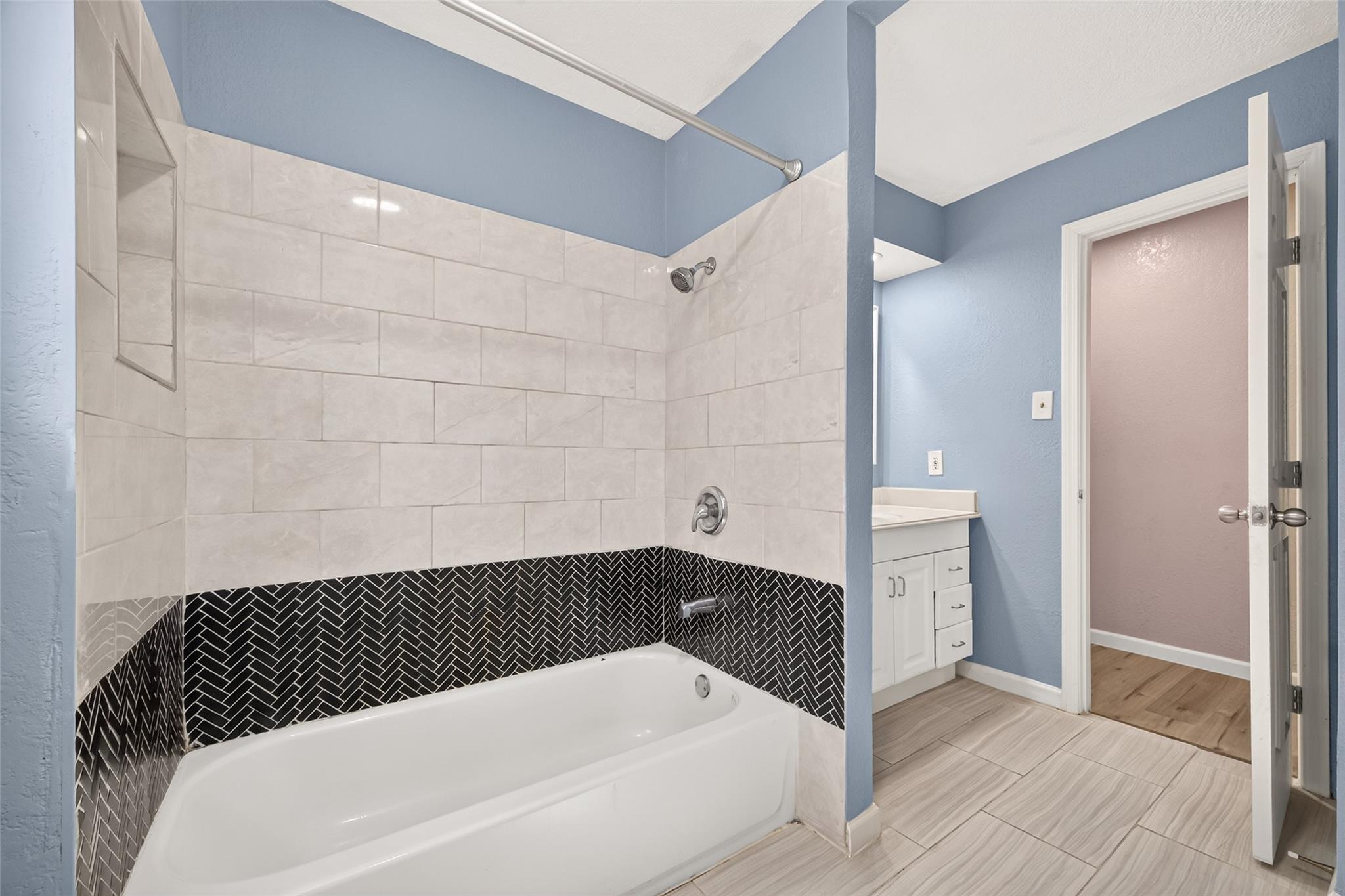 552 Roanoke Drive Property Photo 21