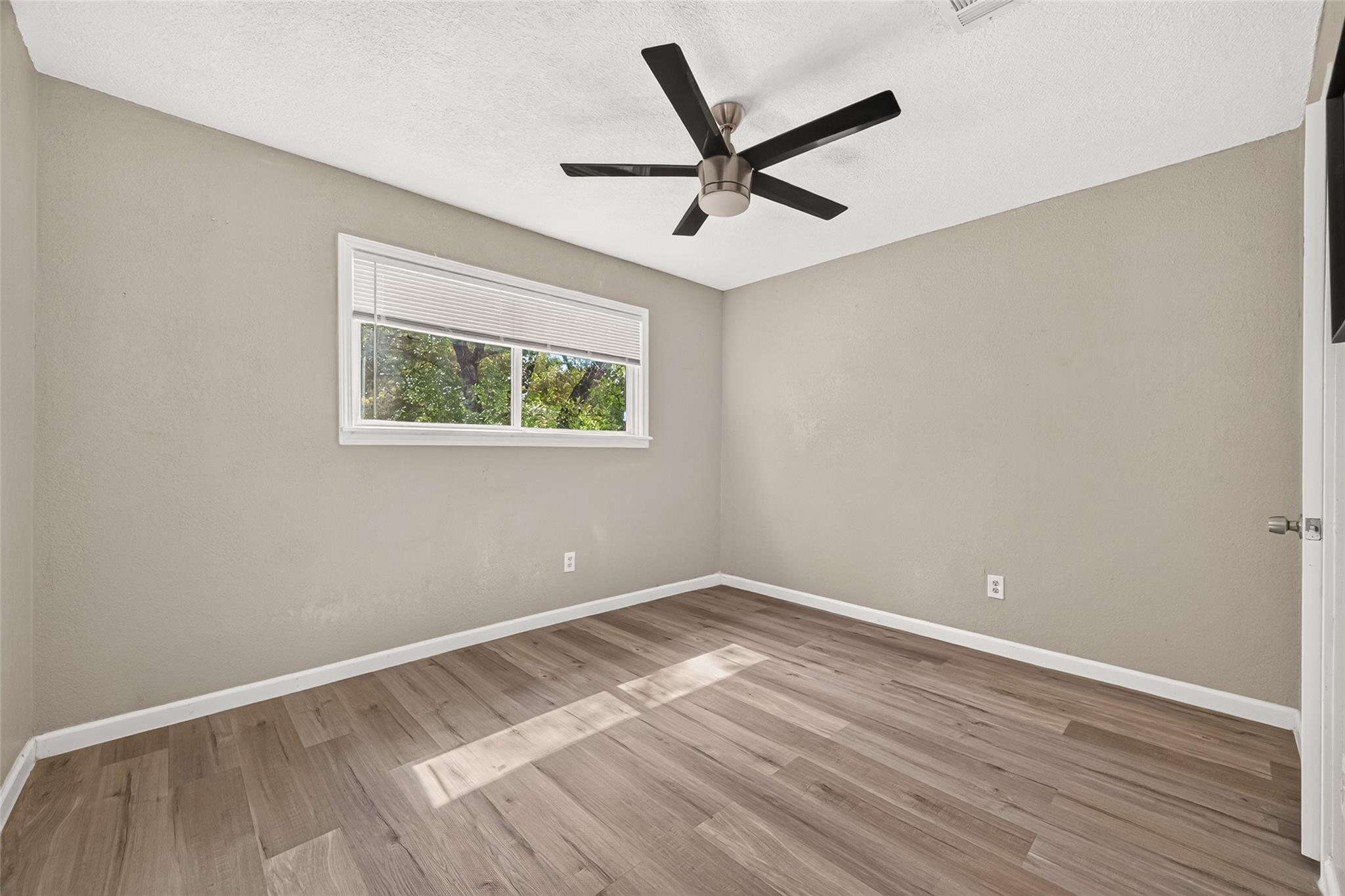 552 Roanoke Drive Property Photo 23