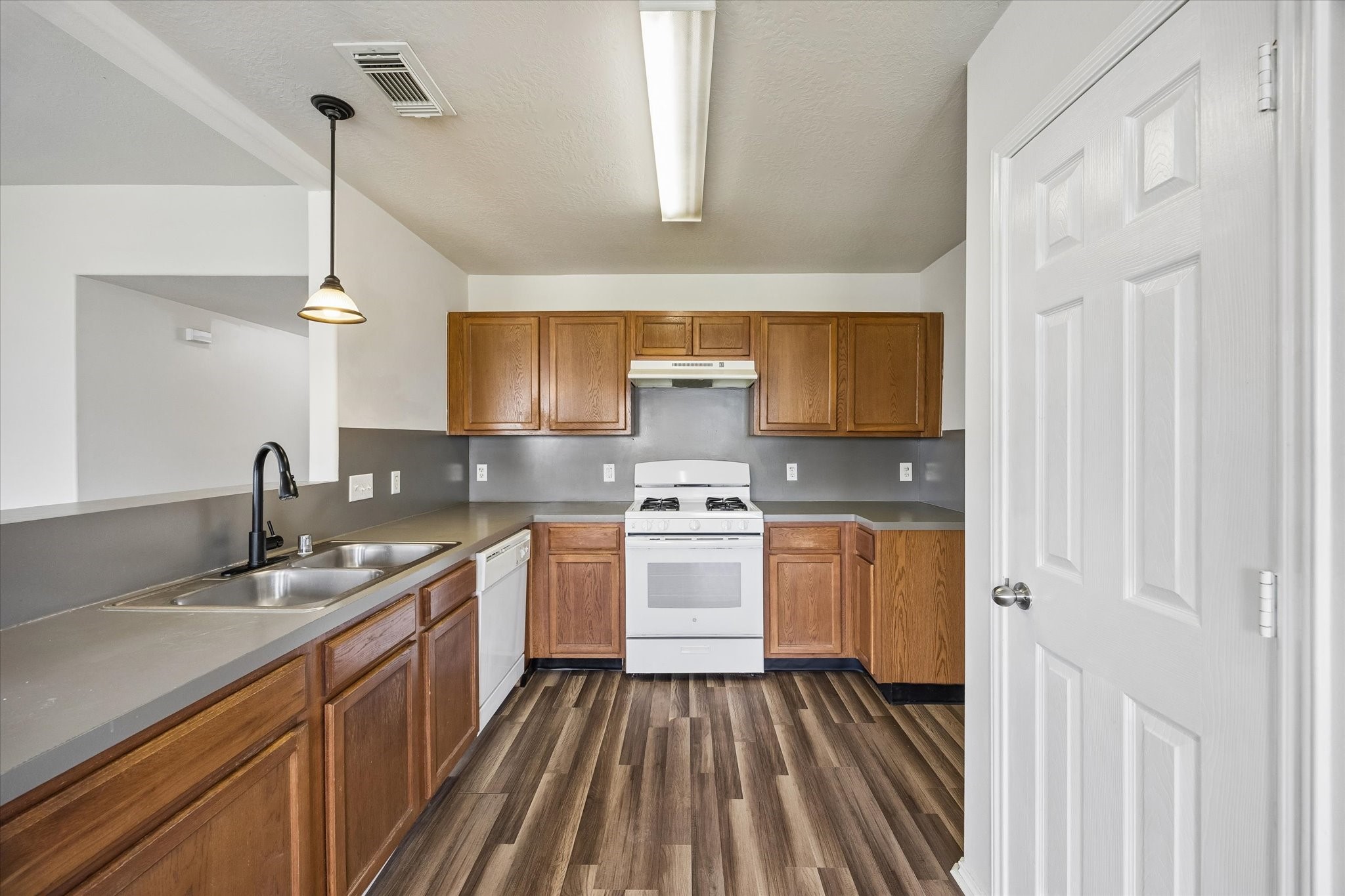 2614 Balsam Ridge Way Property Photo 6