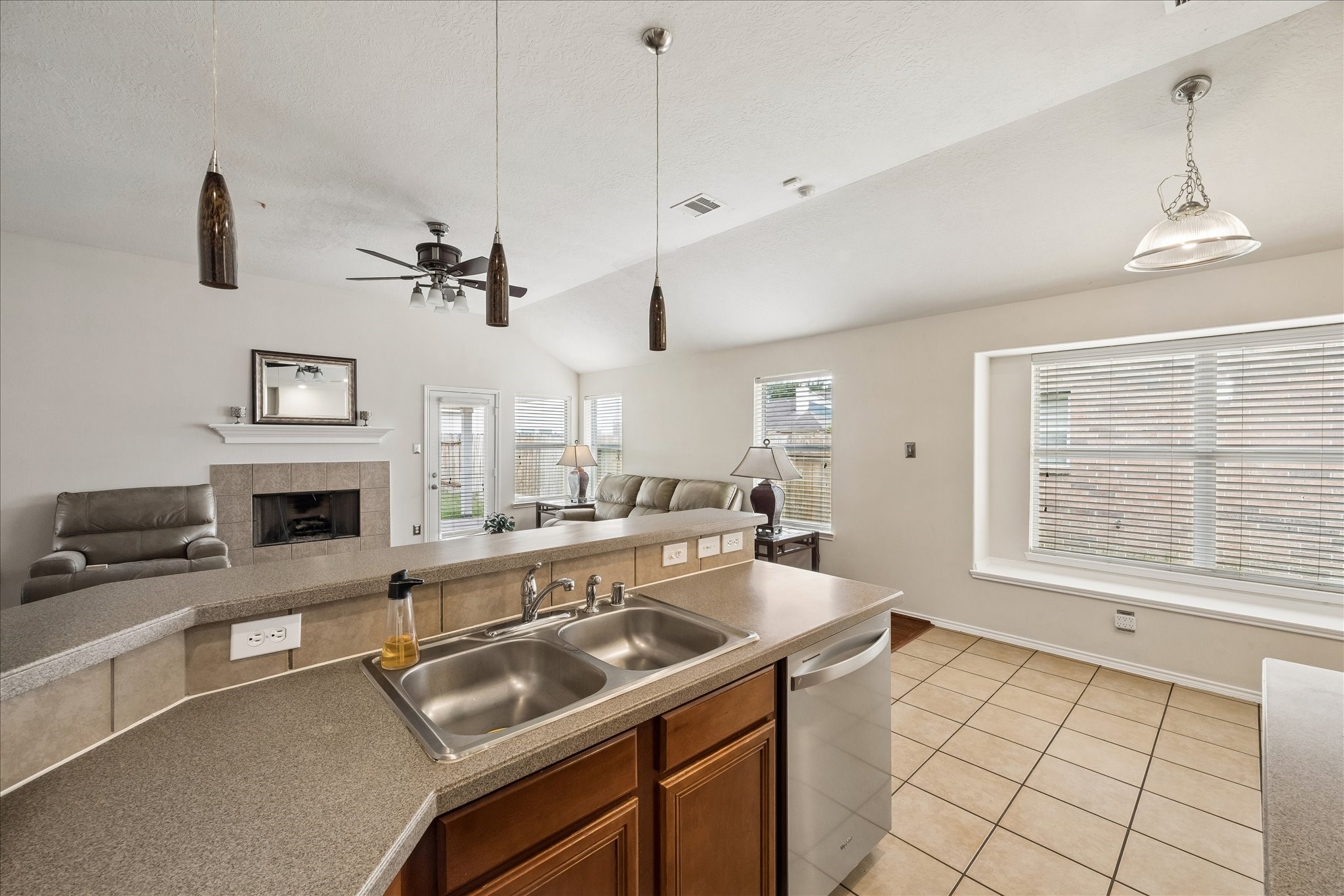 1834 Creegan Park Court Property Photo 6