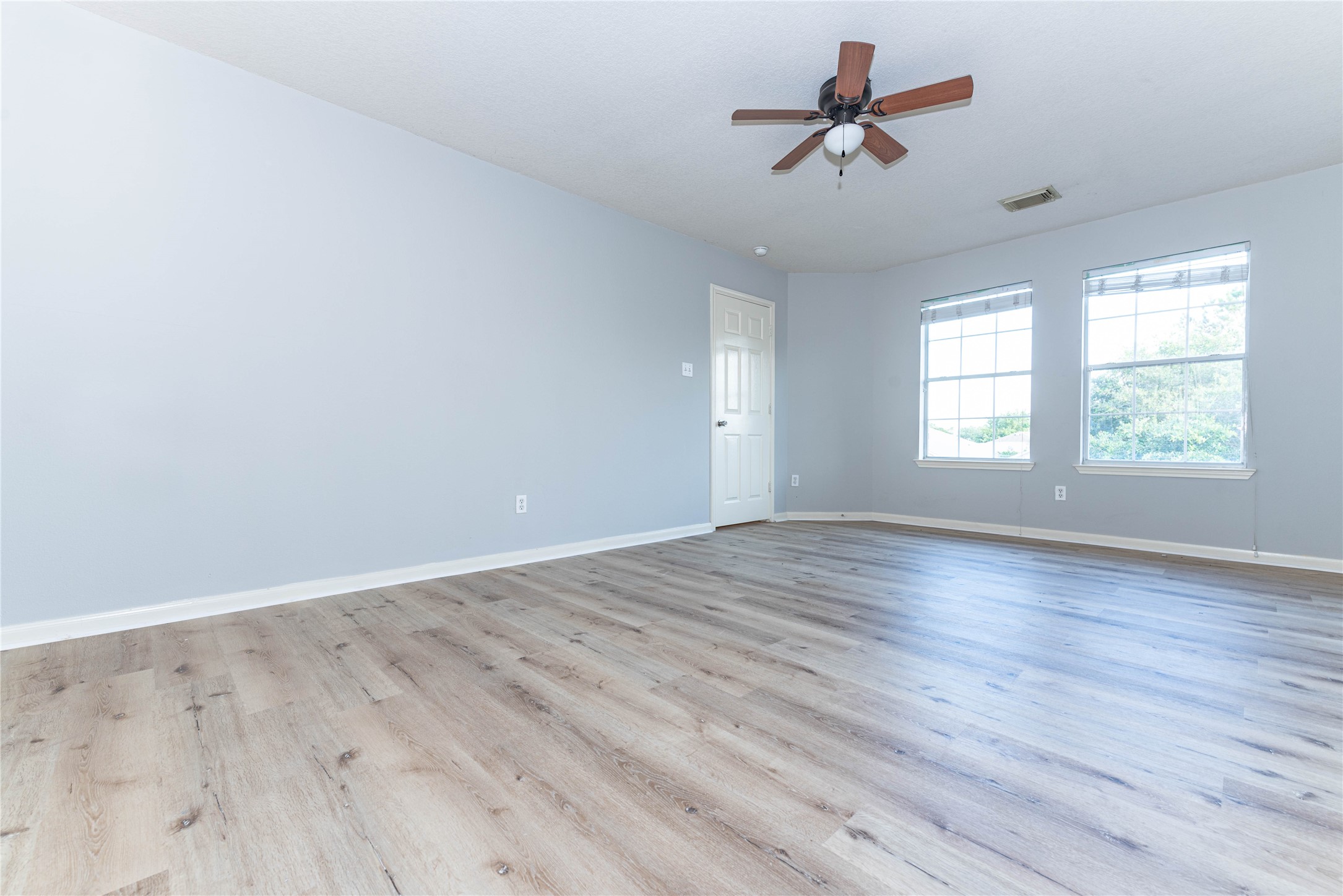 20106 Lakespire Drive Property Photo 29