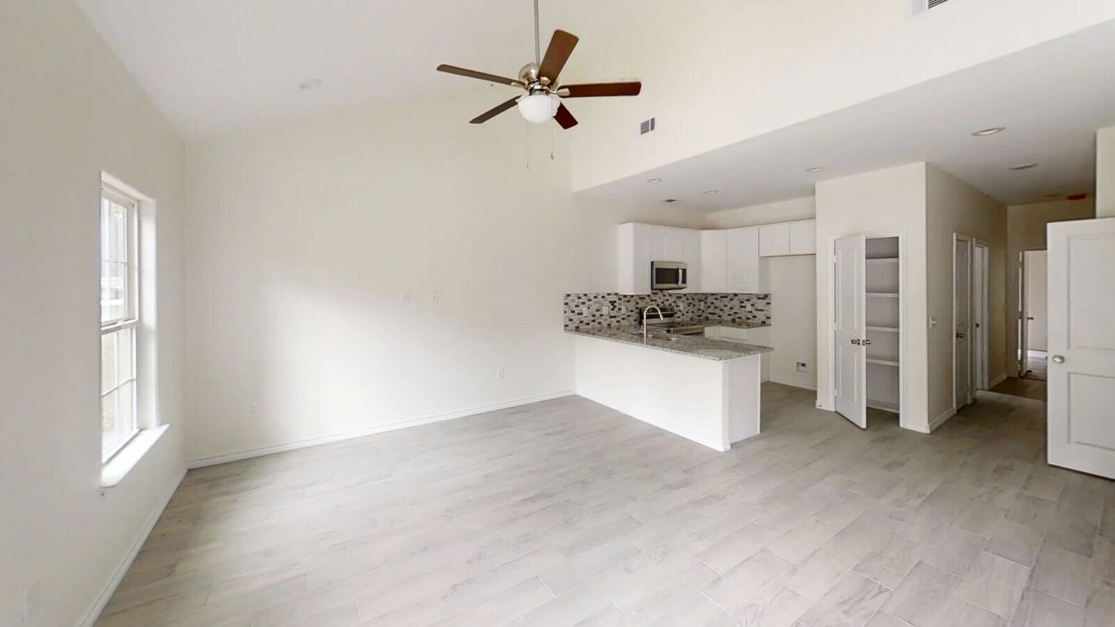 15514 Hickory Drive Property Photo 2