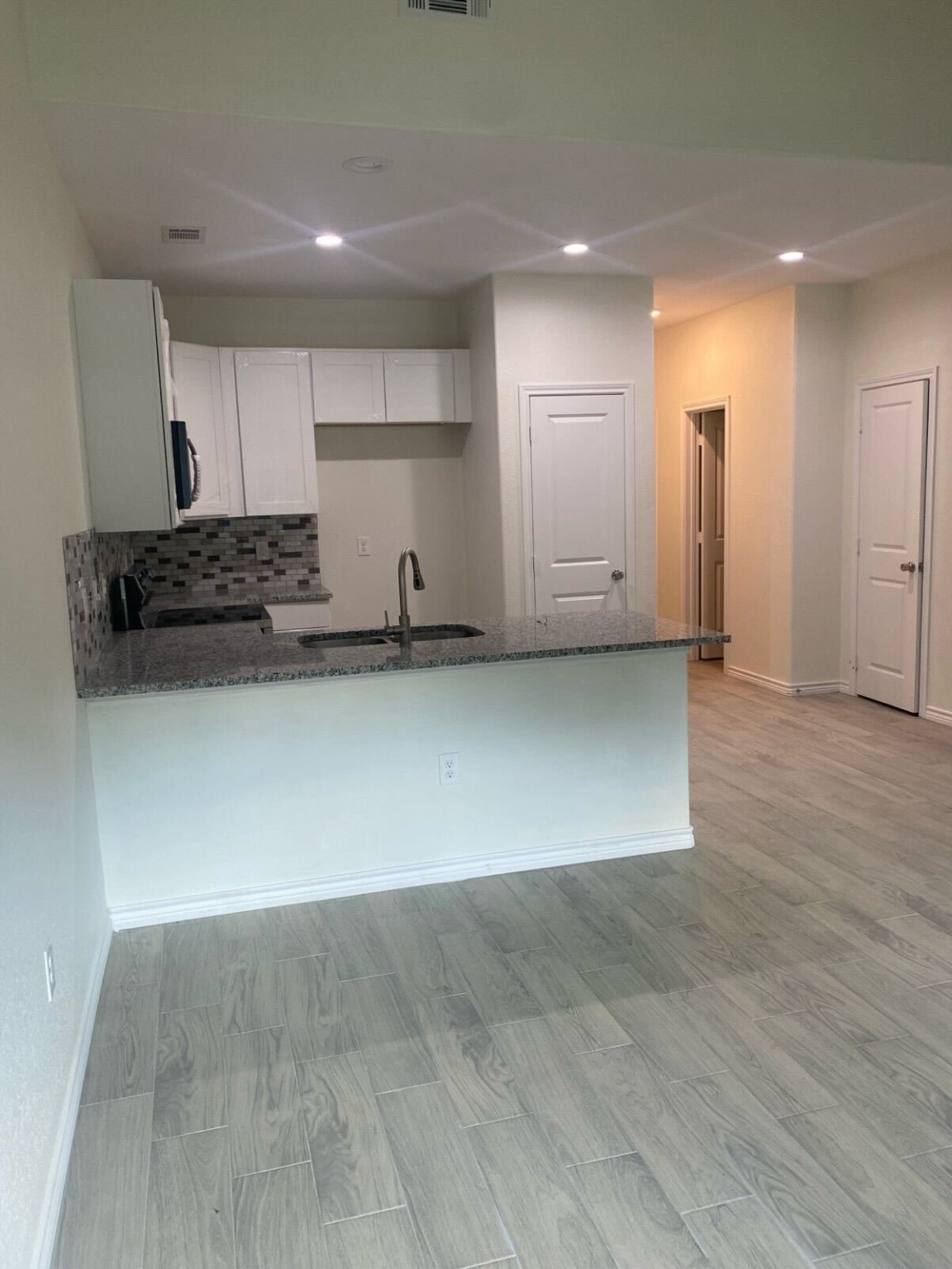 15514 Hickory Drive Property Photo 4