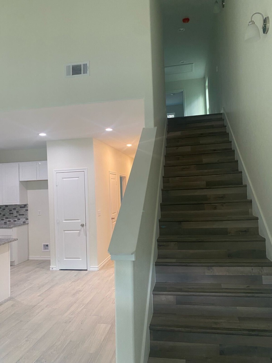 15514 Hickory Drive Property Photo 6