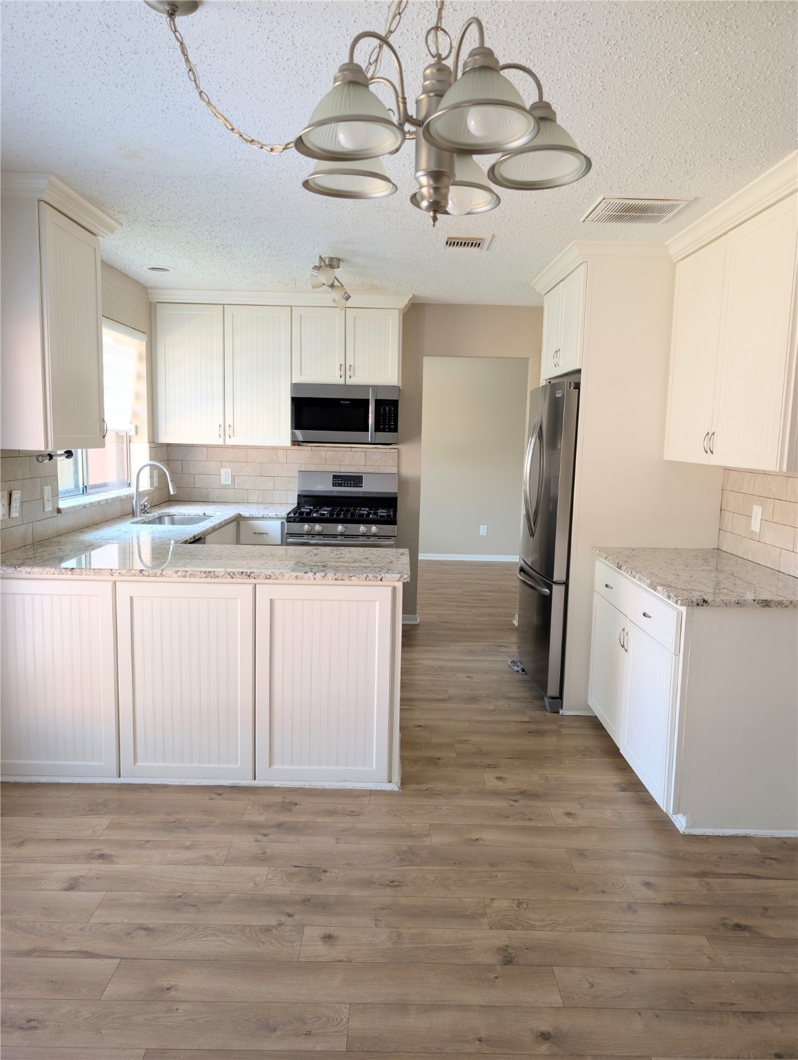 9303 Palm Shores Drive Property Photo 2