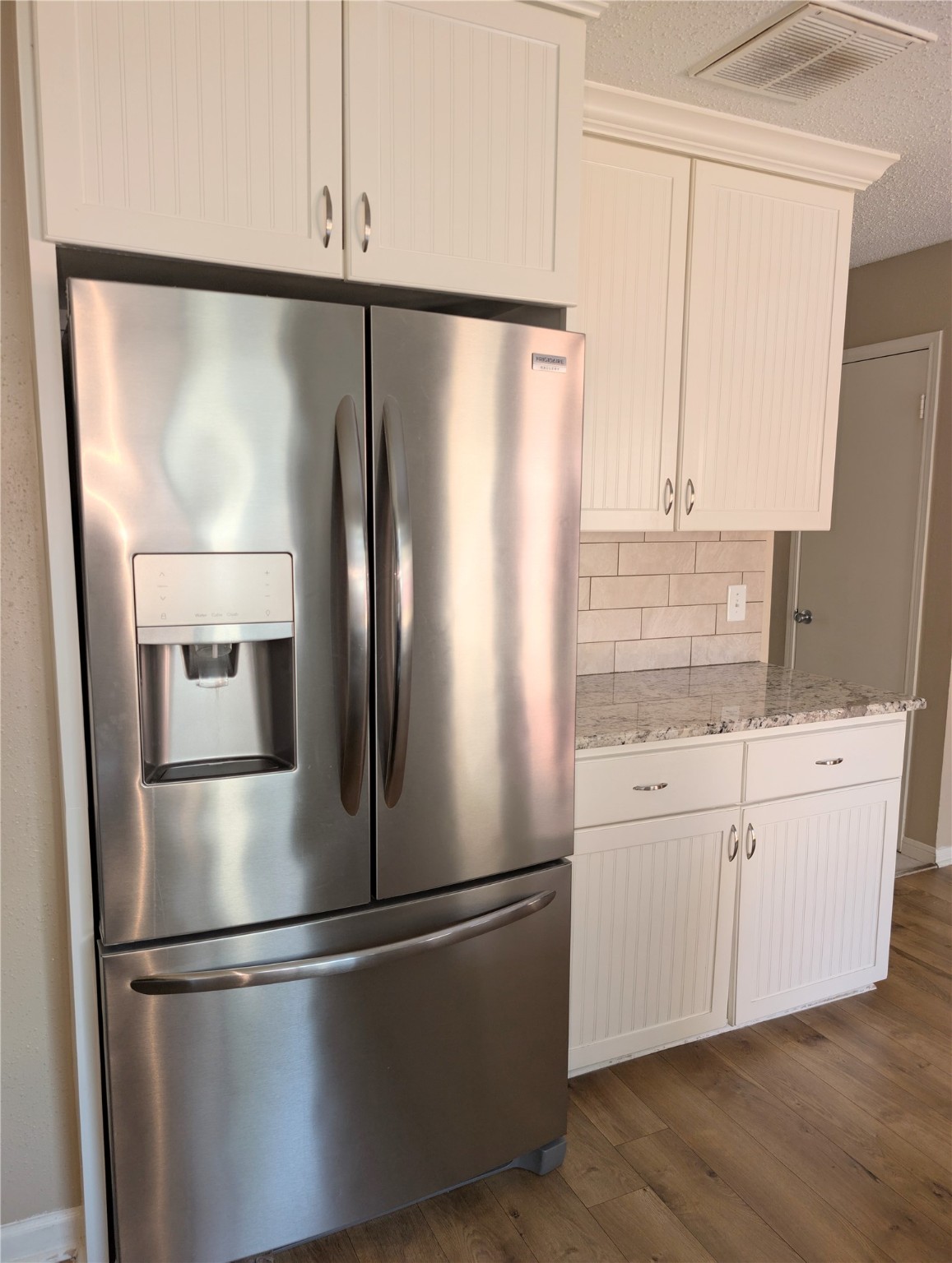 9303 Palm Shores Drive Property Photo 4