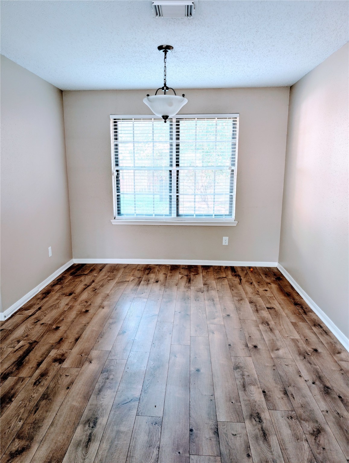 9303 Palm Shores Drive Property Photo 5