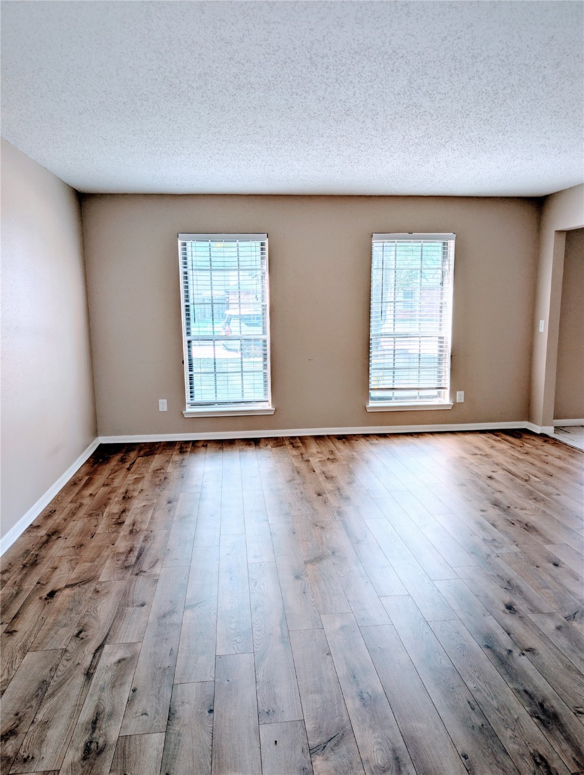 9303 Palm Shores Drive Property Photo 8