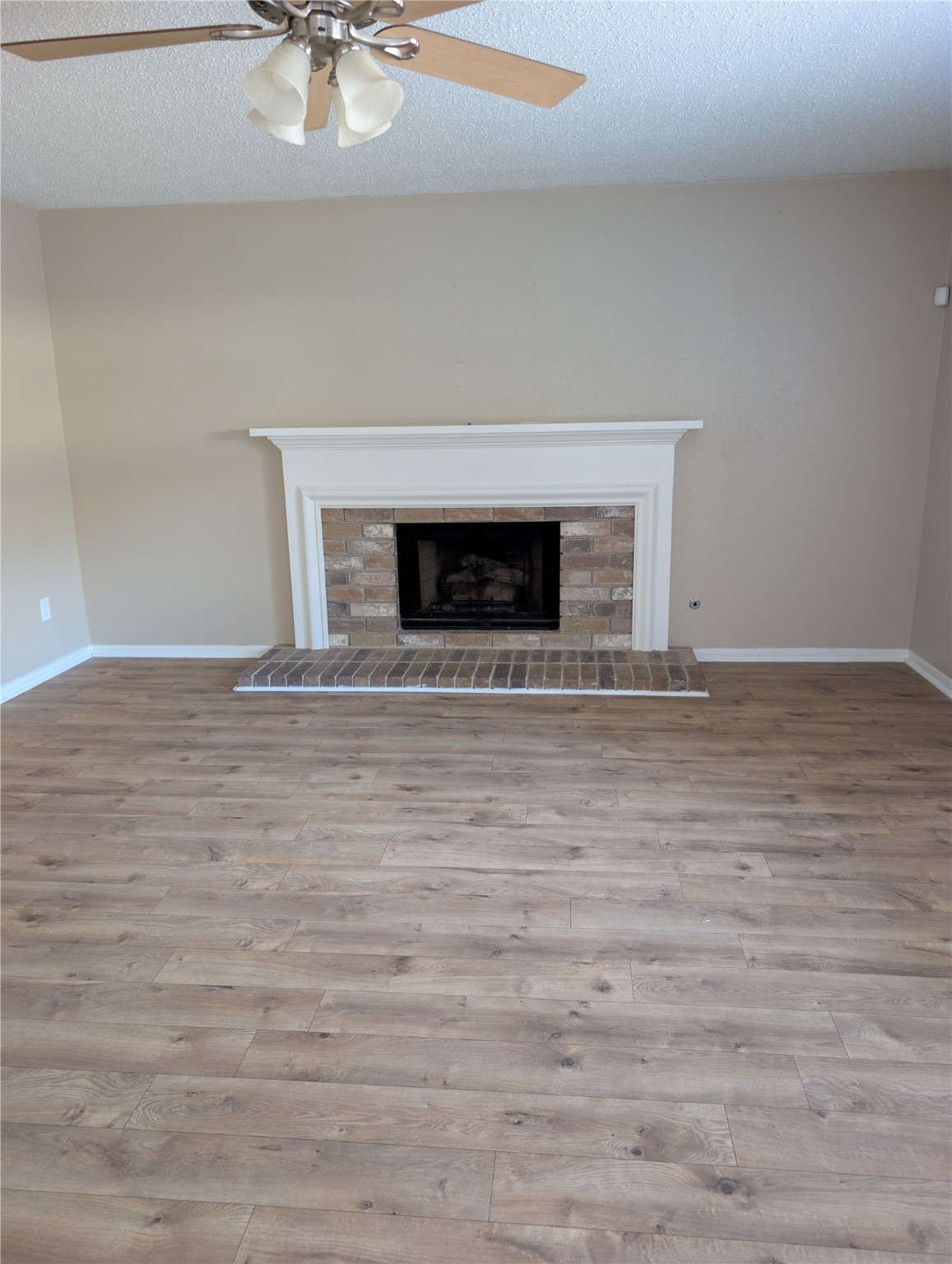 9303 Palm Shores Drive Property Photo 9