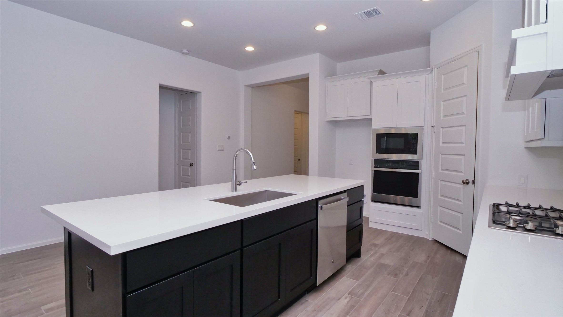 5311 Birch Shadow Drive Property Photo 6
