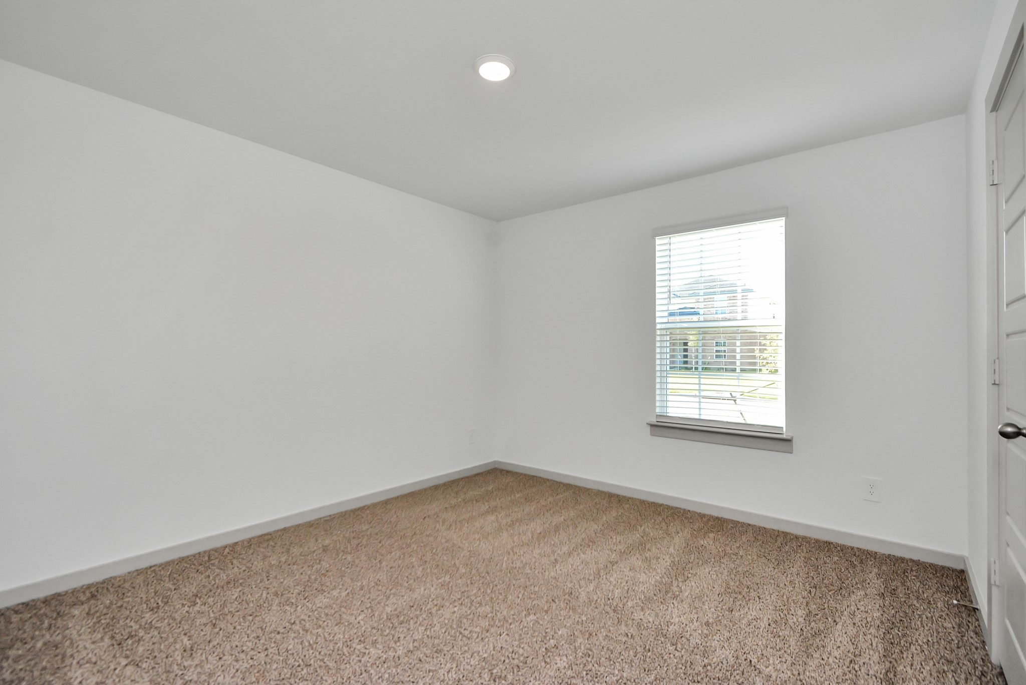 1114 Hughes Crossing Drive Property Photo 3