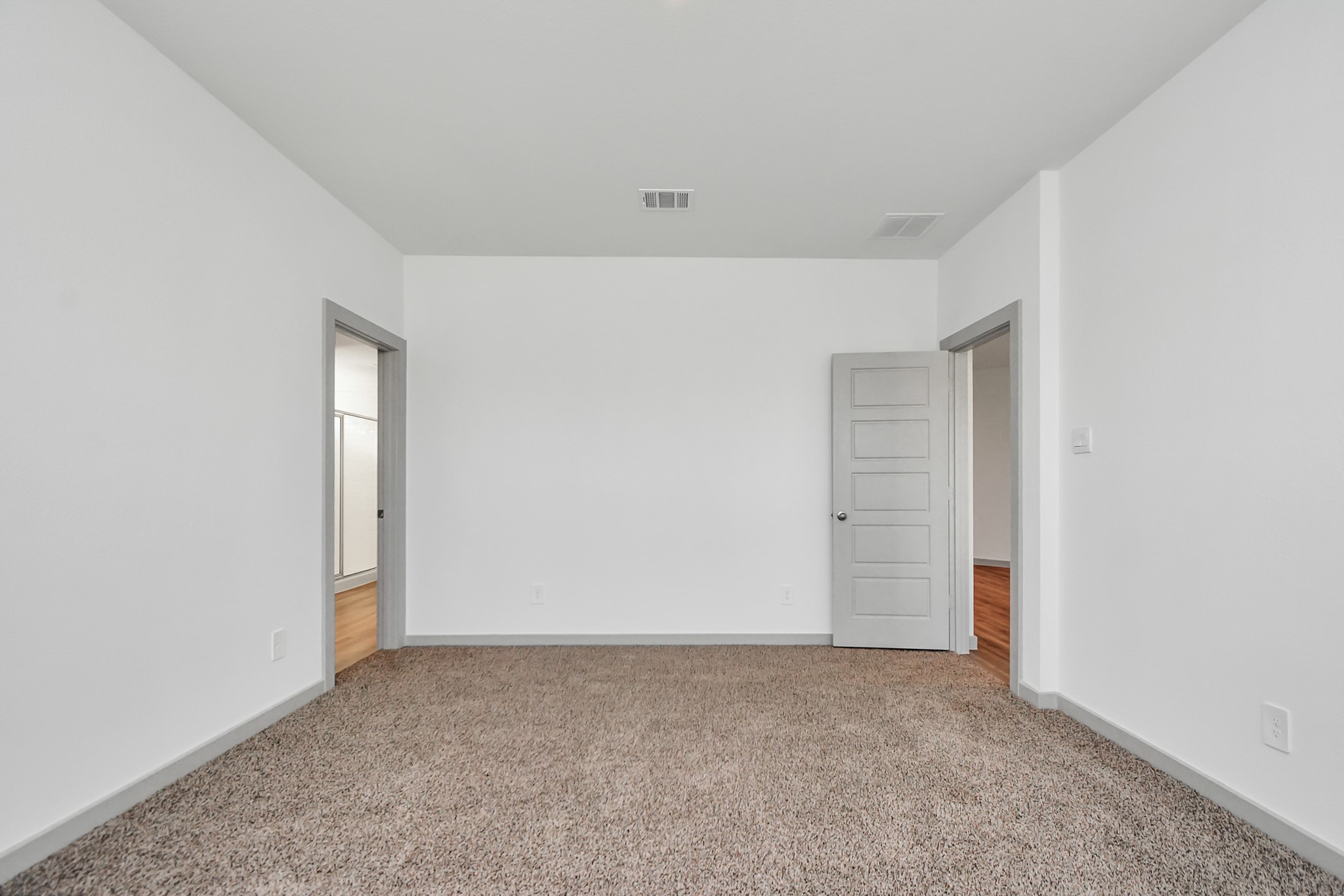 1114 Hughes Crossing Drive Property Photo 16