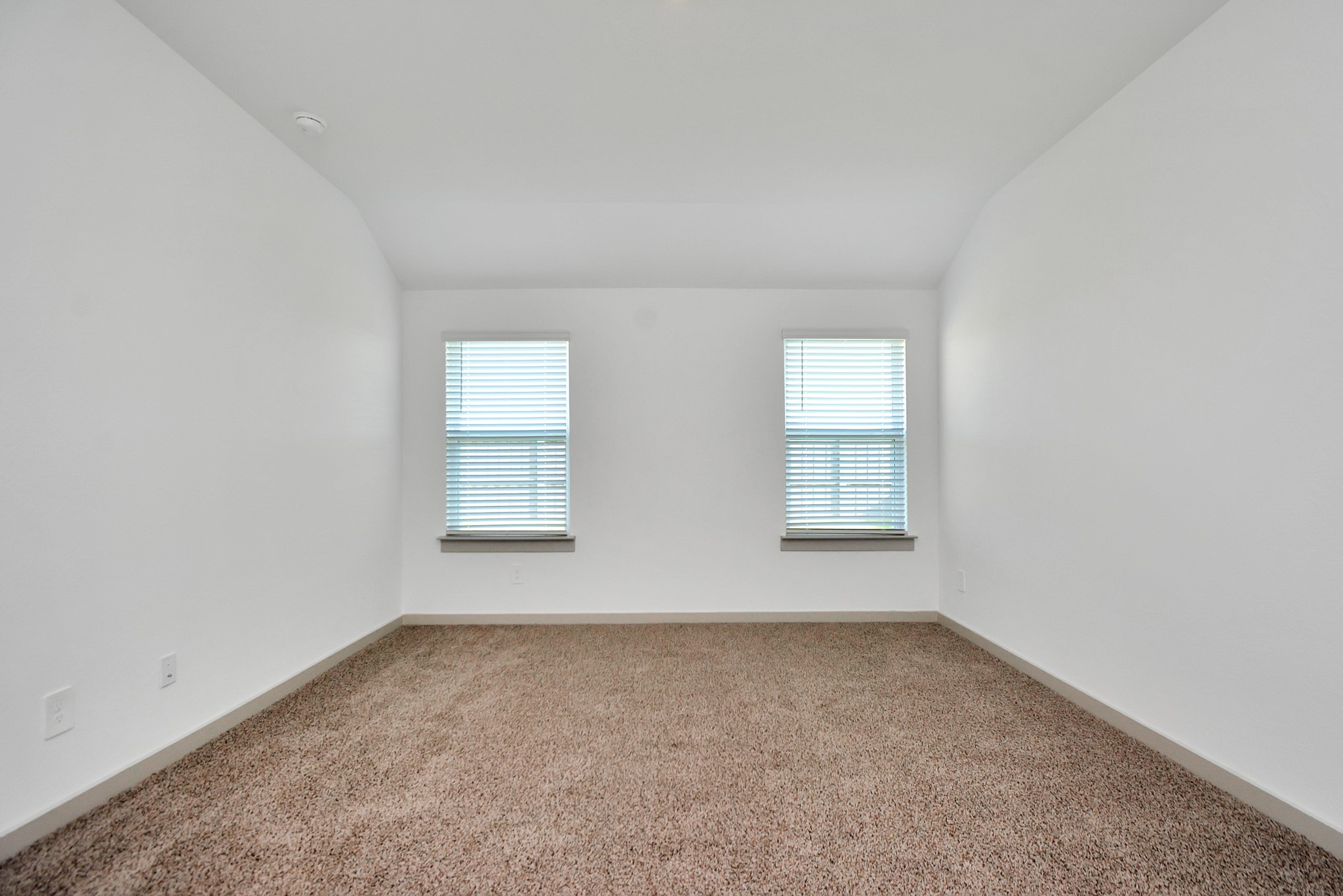 1114 Hughes Crossing Drive Property Photo 17