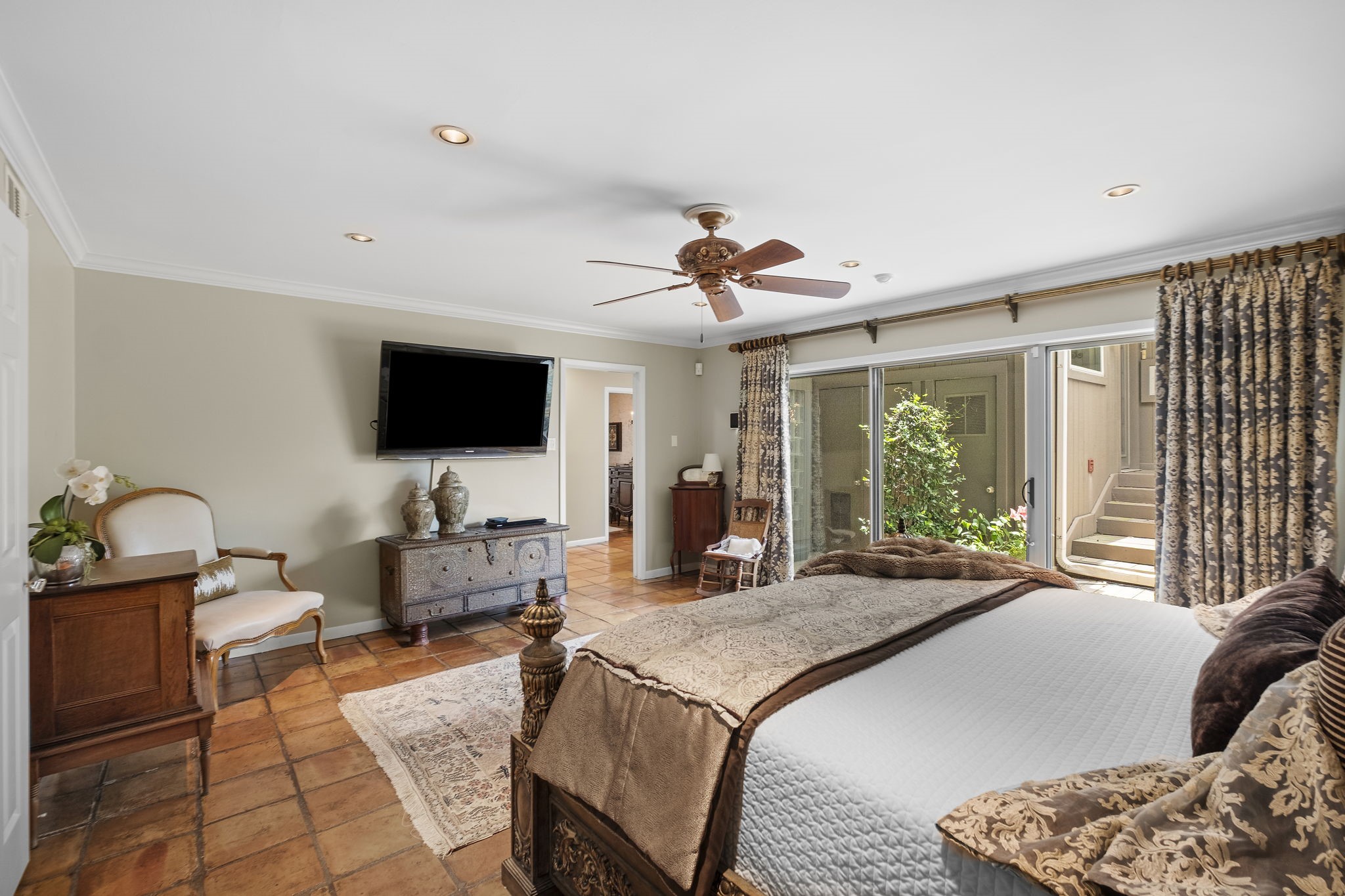726 Montclair Boulevard Property Photo 8