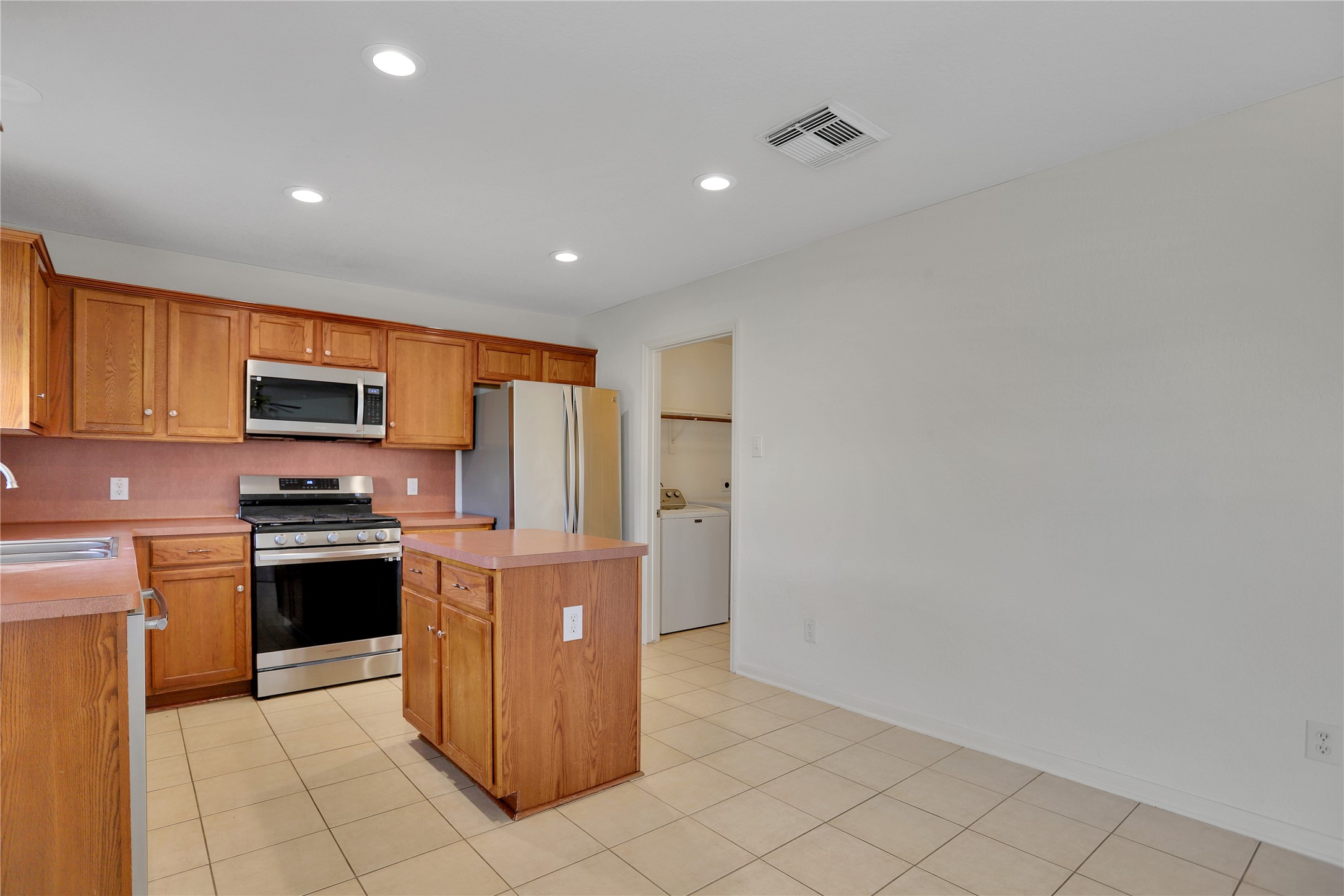 17922 Mission Bluff Lane Property Photo 5