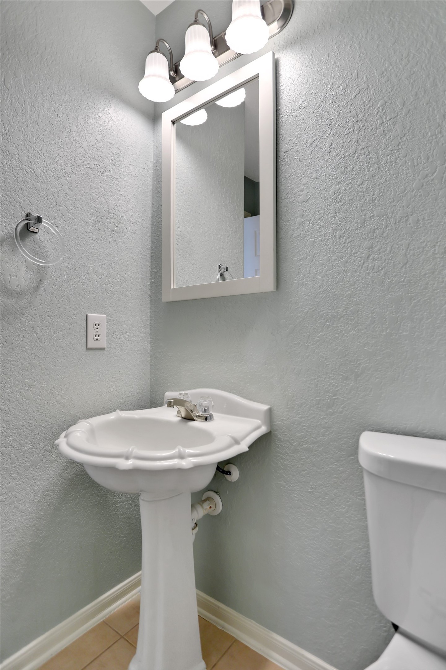 17922 Mission Bluff Lane Property Photo 8