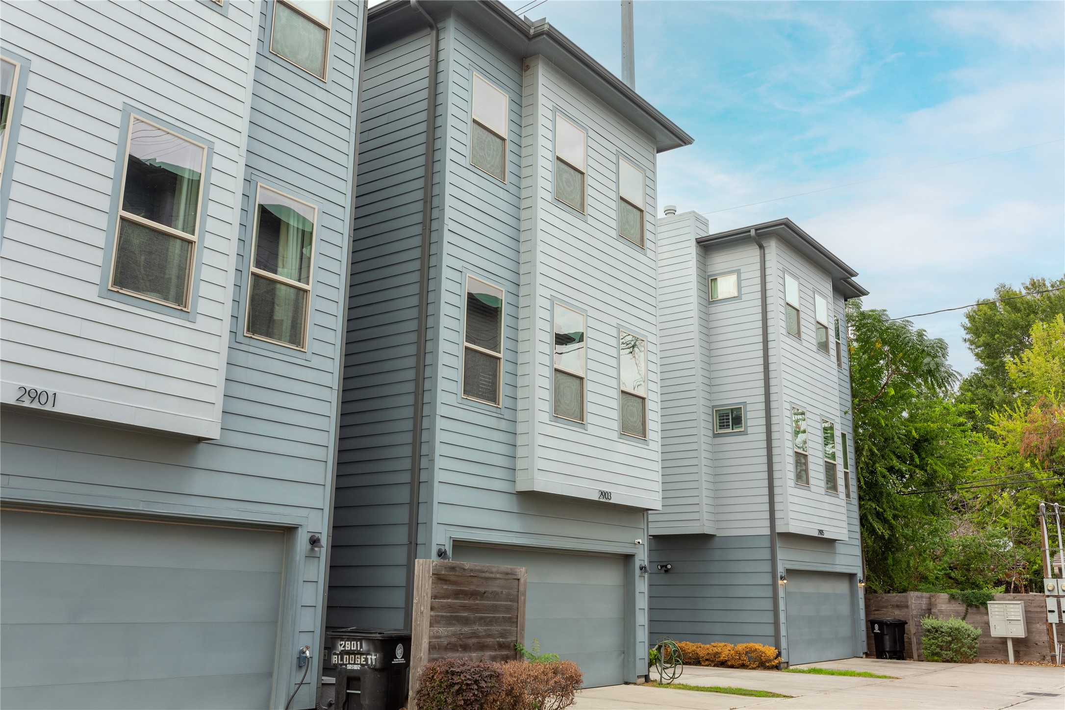 2903 Blodgett Street Property Photo 1
