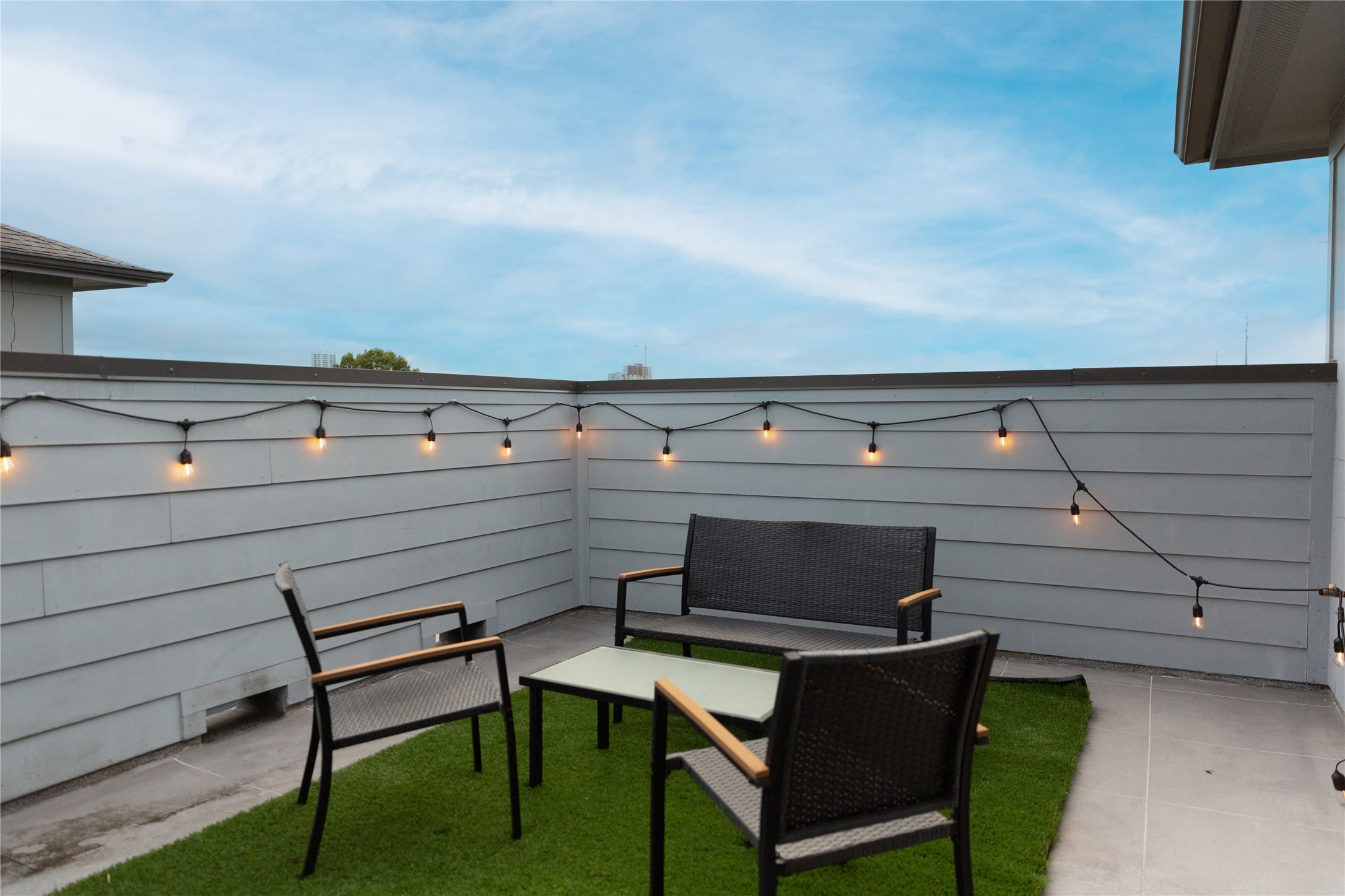 2903 Blodgett Street Property Photo 4