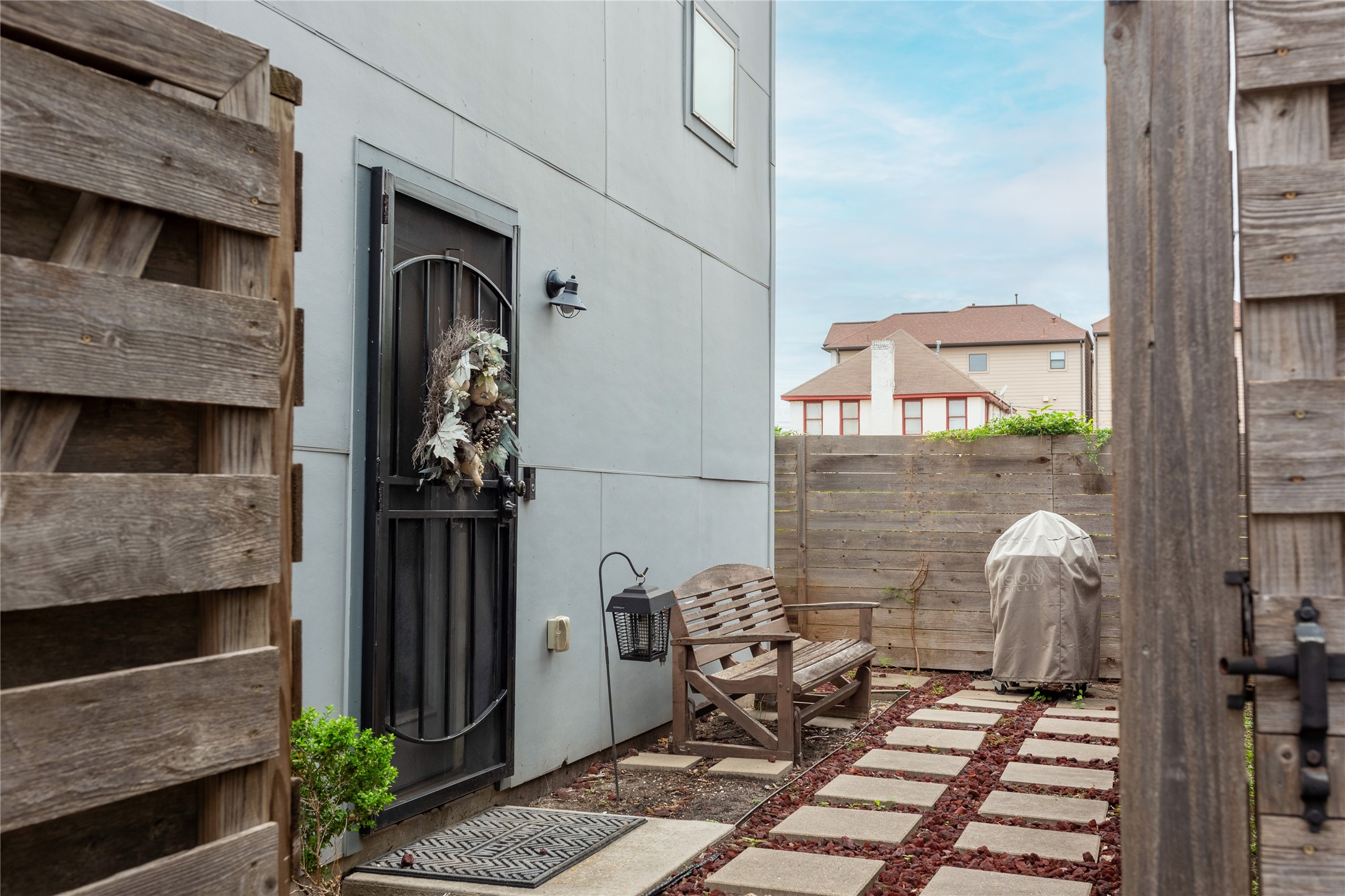 2903 Blodgett Street Property Photo 7
