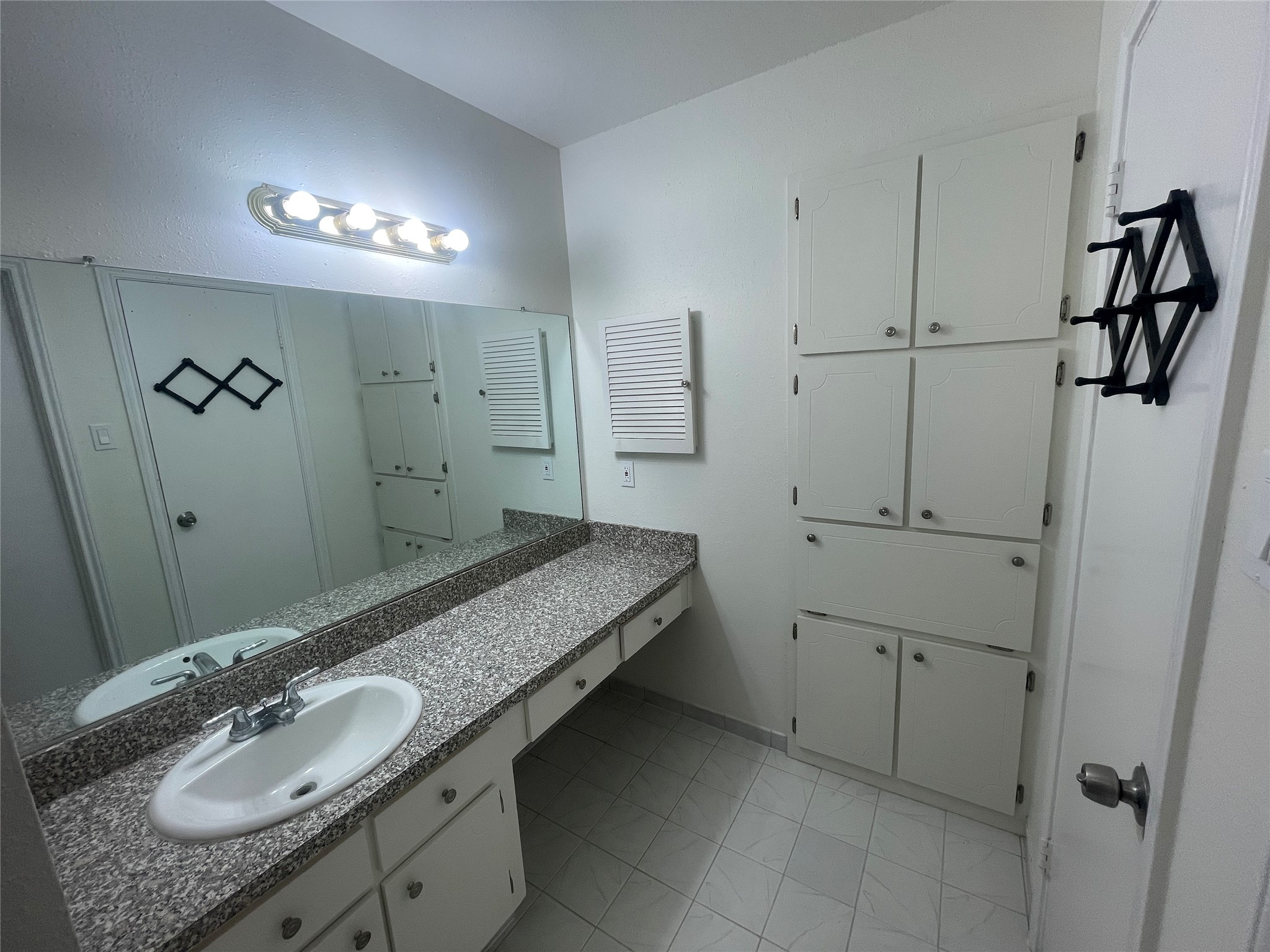5550 N Braeswood Boulevard 129 Property Photo 4