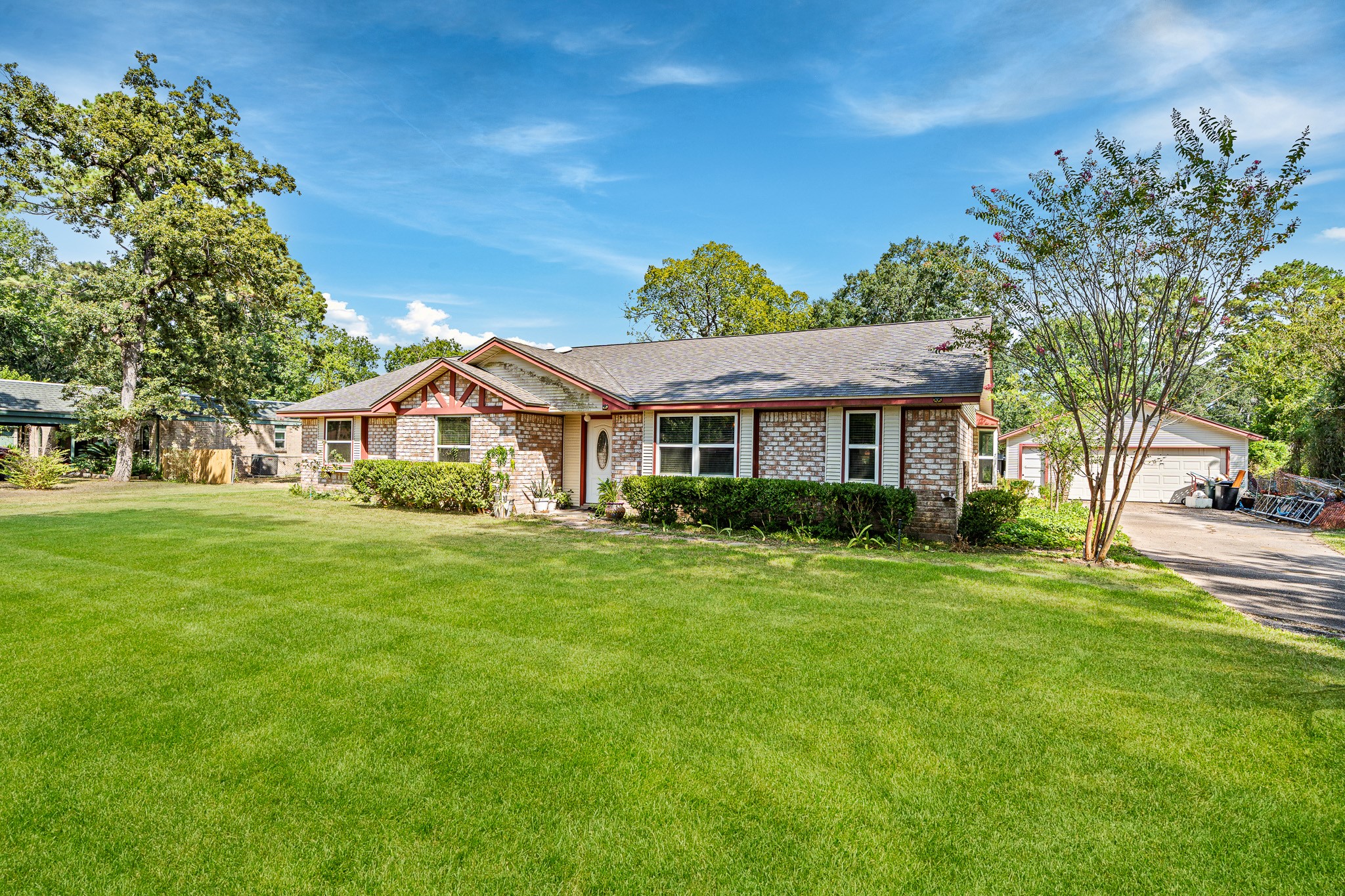 12715 Oakfield Drive Property Photo
