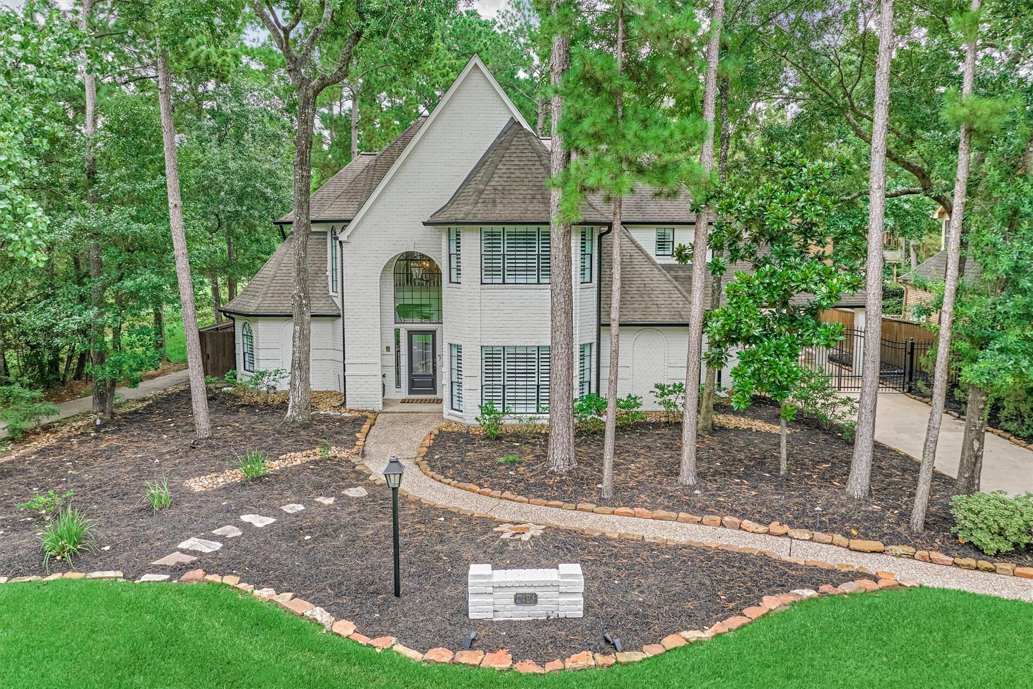 42 Golden Shadow Circle, The Woodlands Tx 77381 Property Photo 2