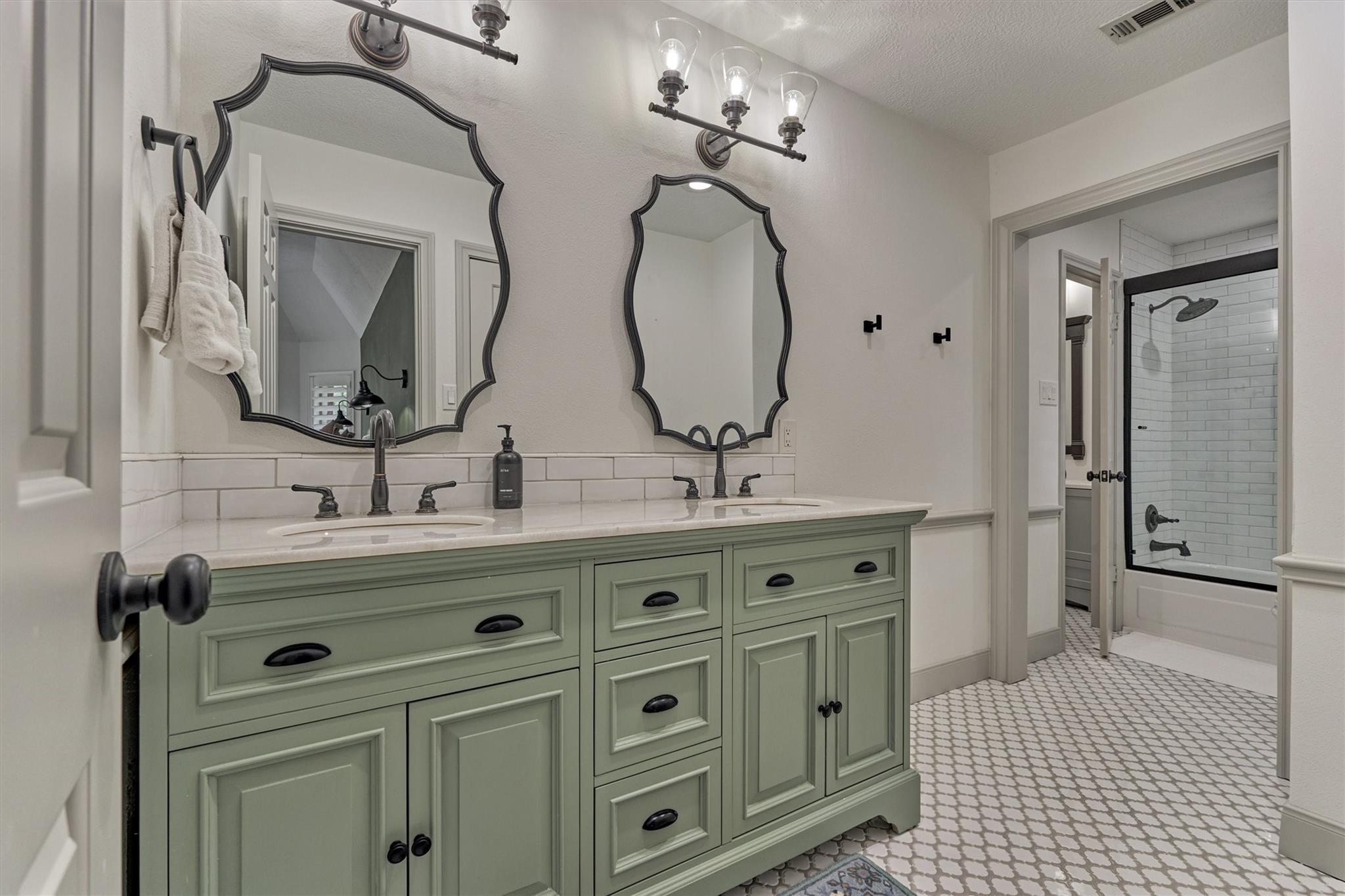 42 Golden Shadow Circle, The Woodlands Tx 77381 Property Photo 33