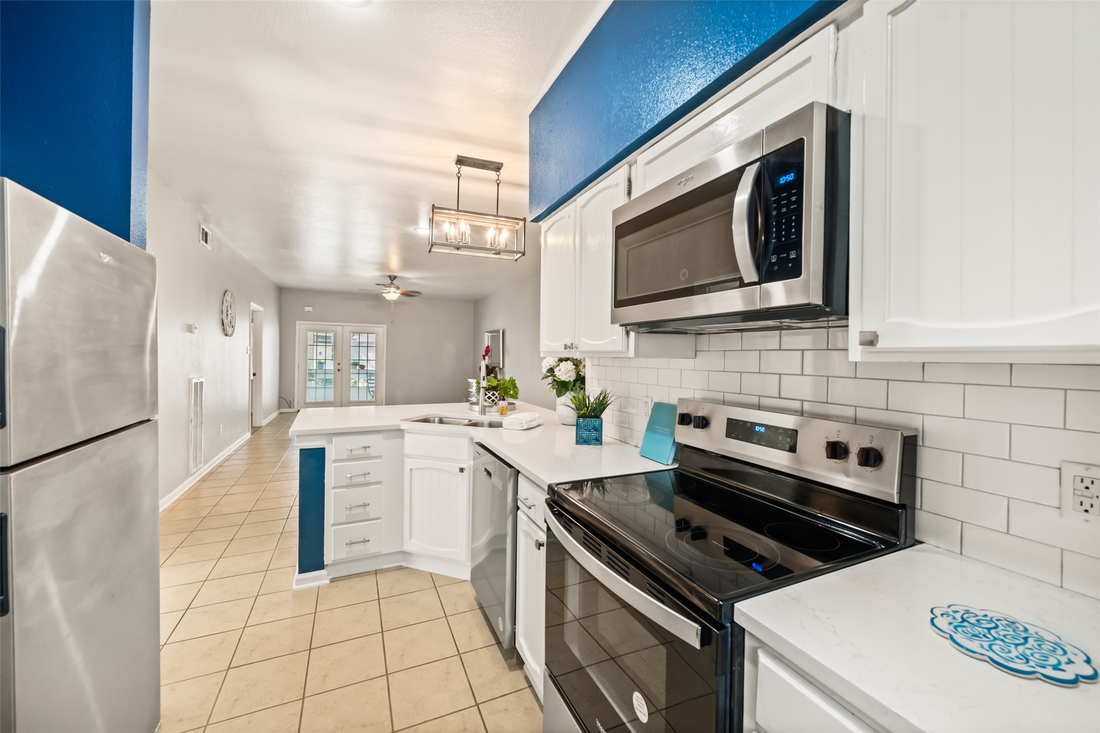 173 April Point Drive N Property Photo 2