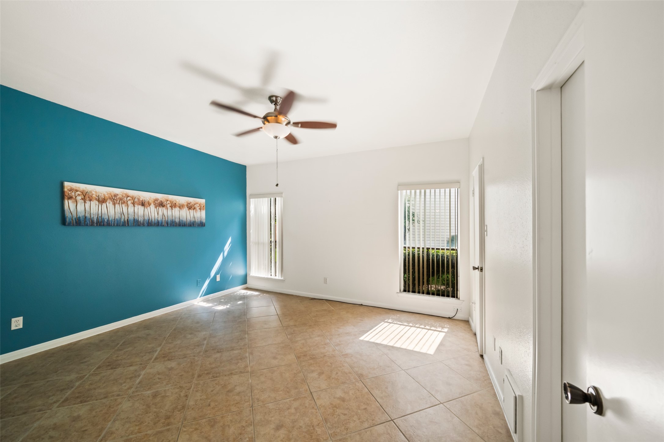 173 April Point Drive N Property Photo 7