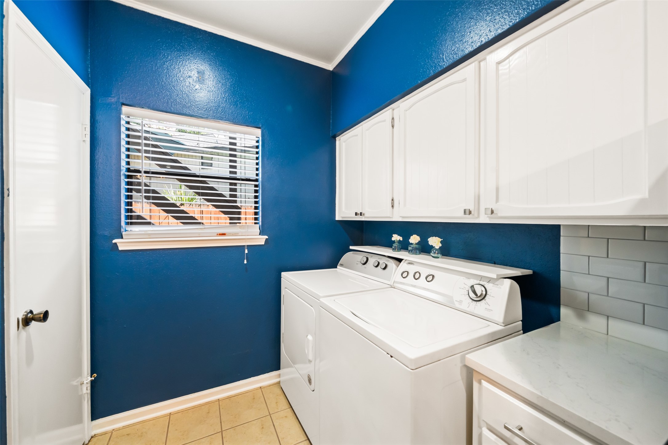 173 April Point Drive N Property Photo 13