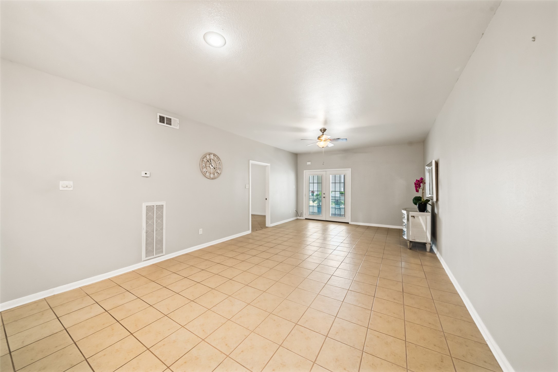 173 April Point Drive N Property Photo 14