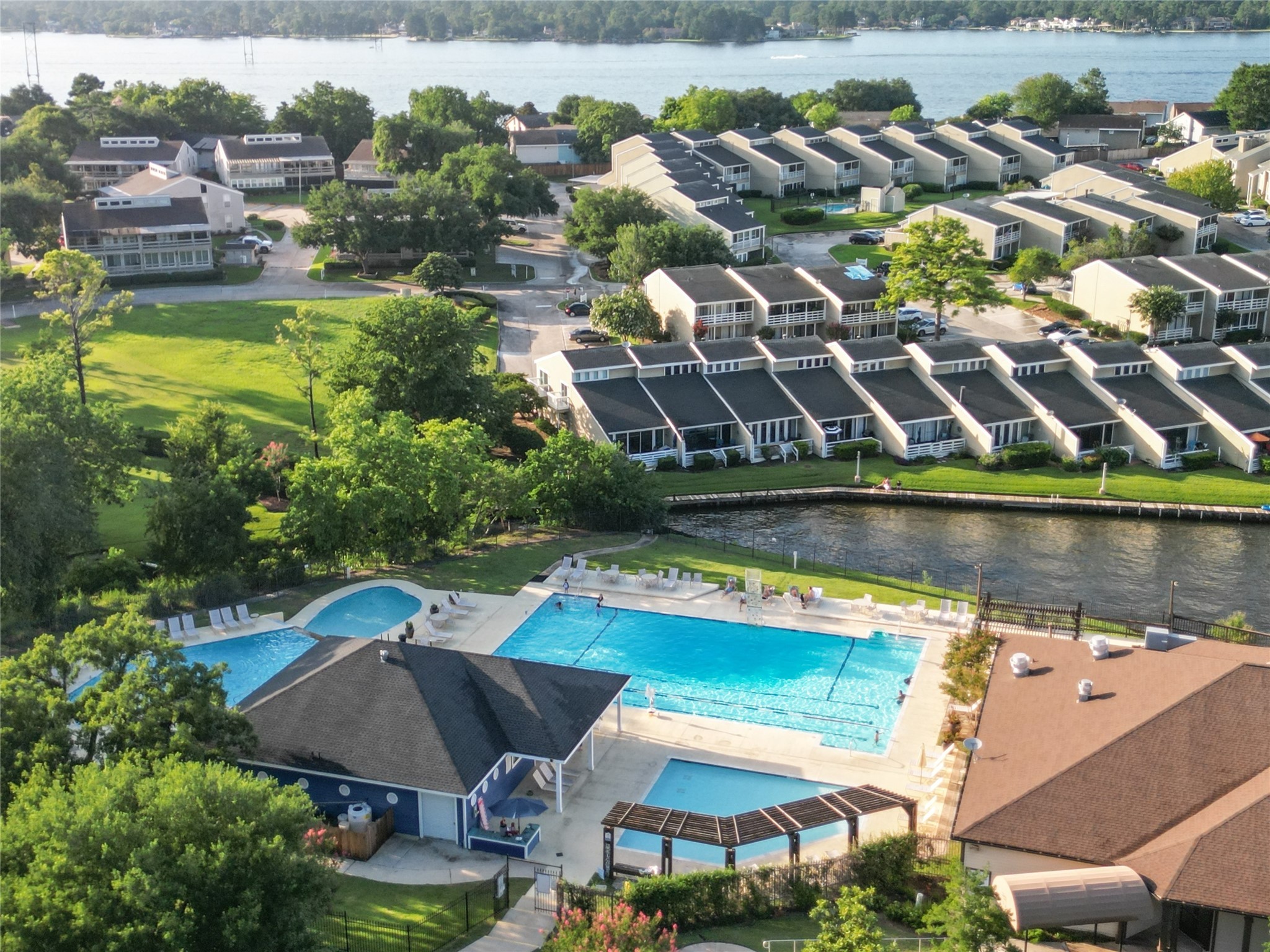 173 April Point Drive N Property Photo 18