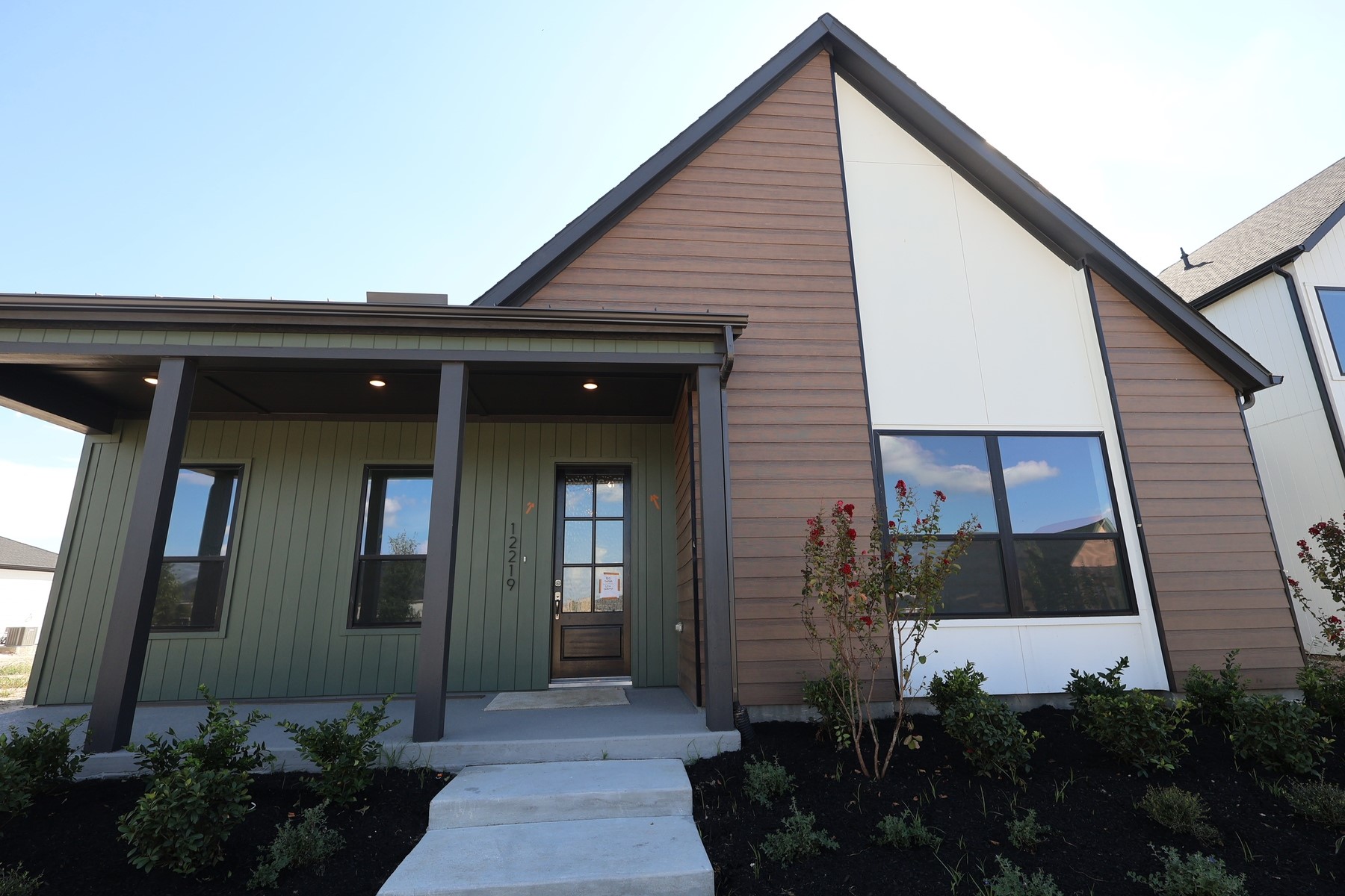 12219 Emerald Enclave Drive Property Photo 2
