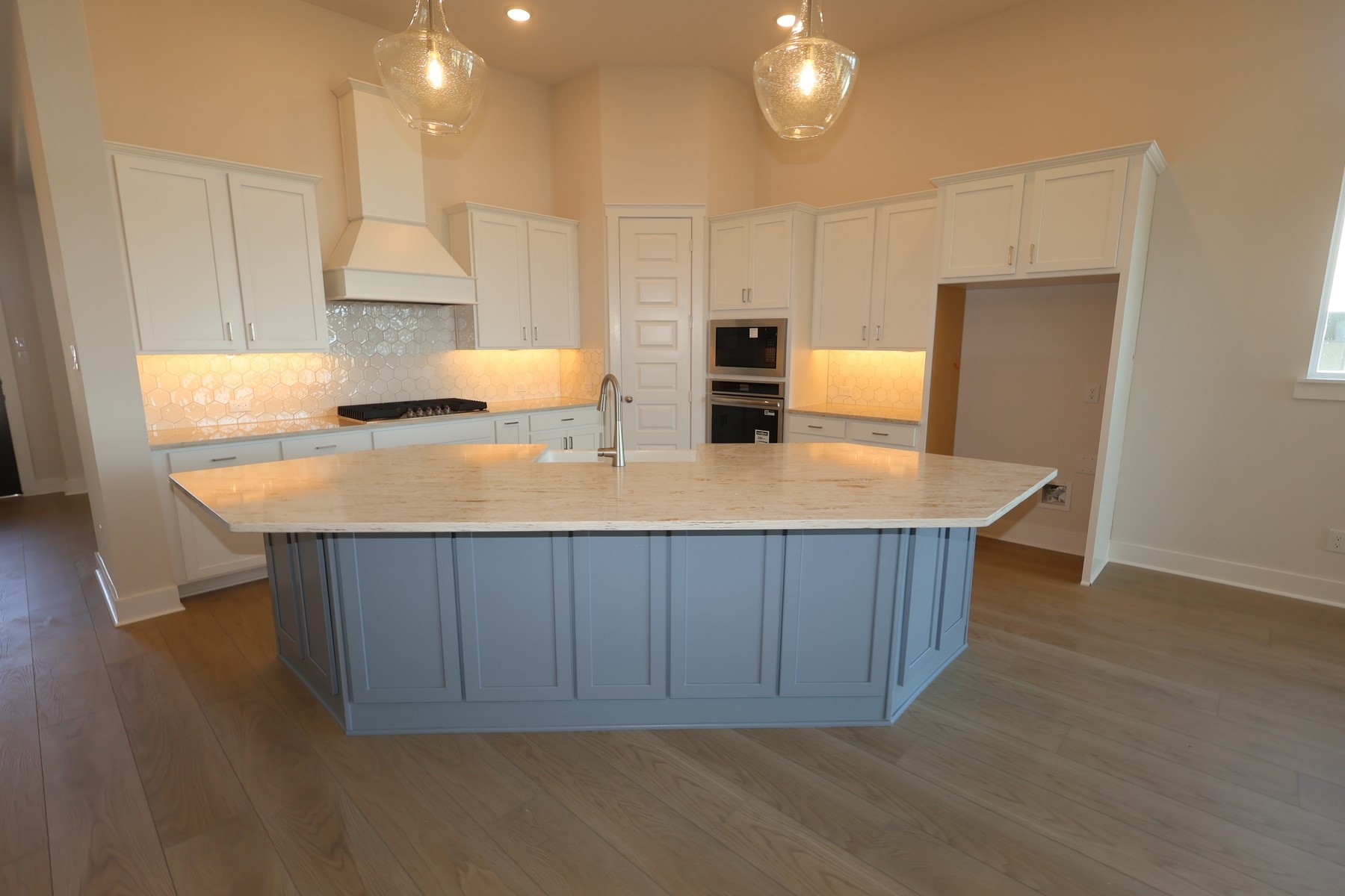 12219 Emerald Enclave Drive Property Photo 6