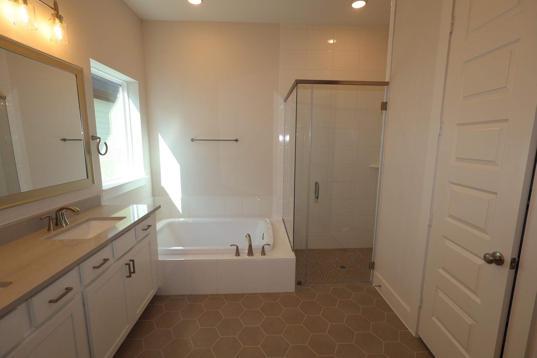 12219 Emerald Enclave Drive Property Photo 9