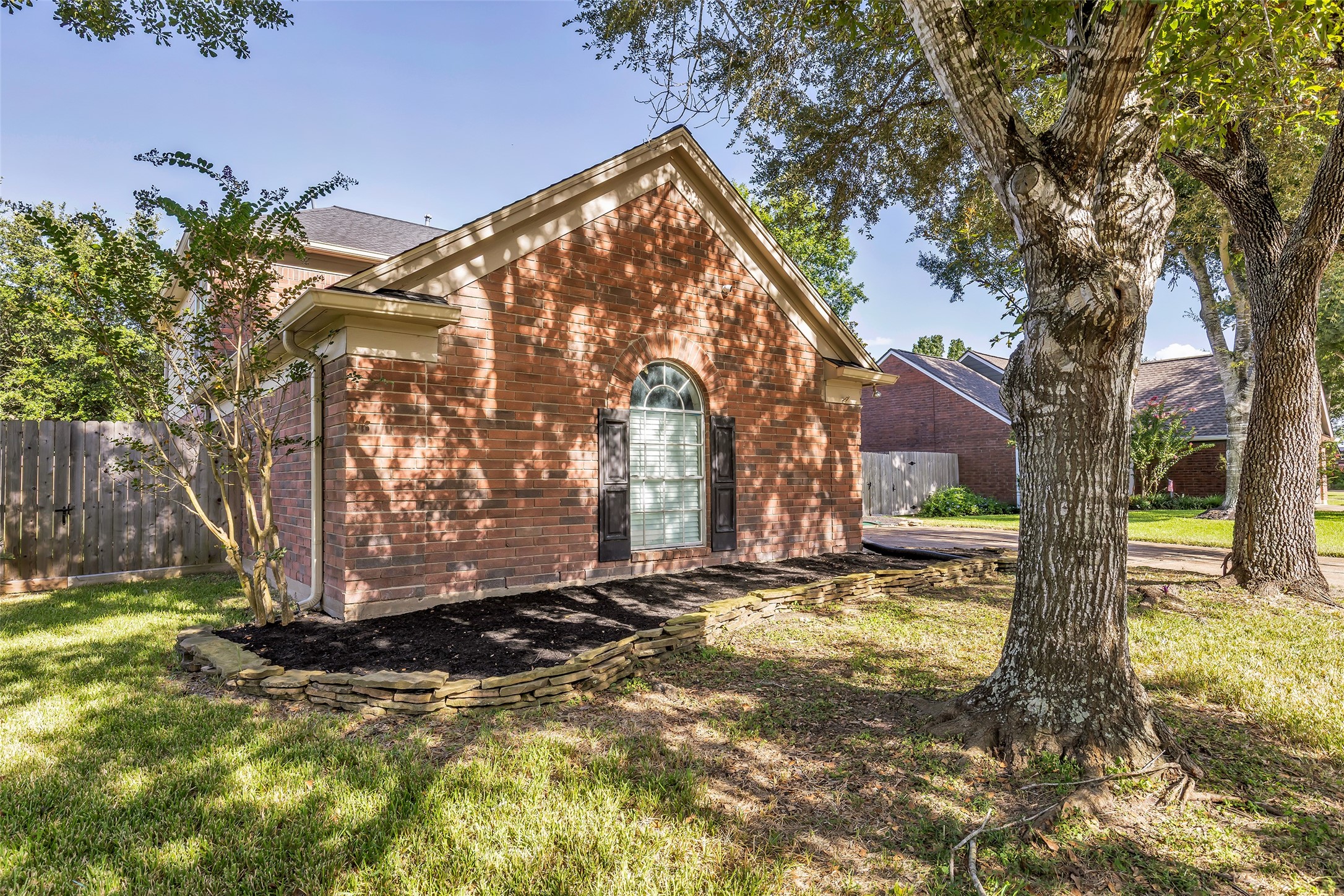 4007 Greenwood Drive Property Photo 3