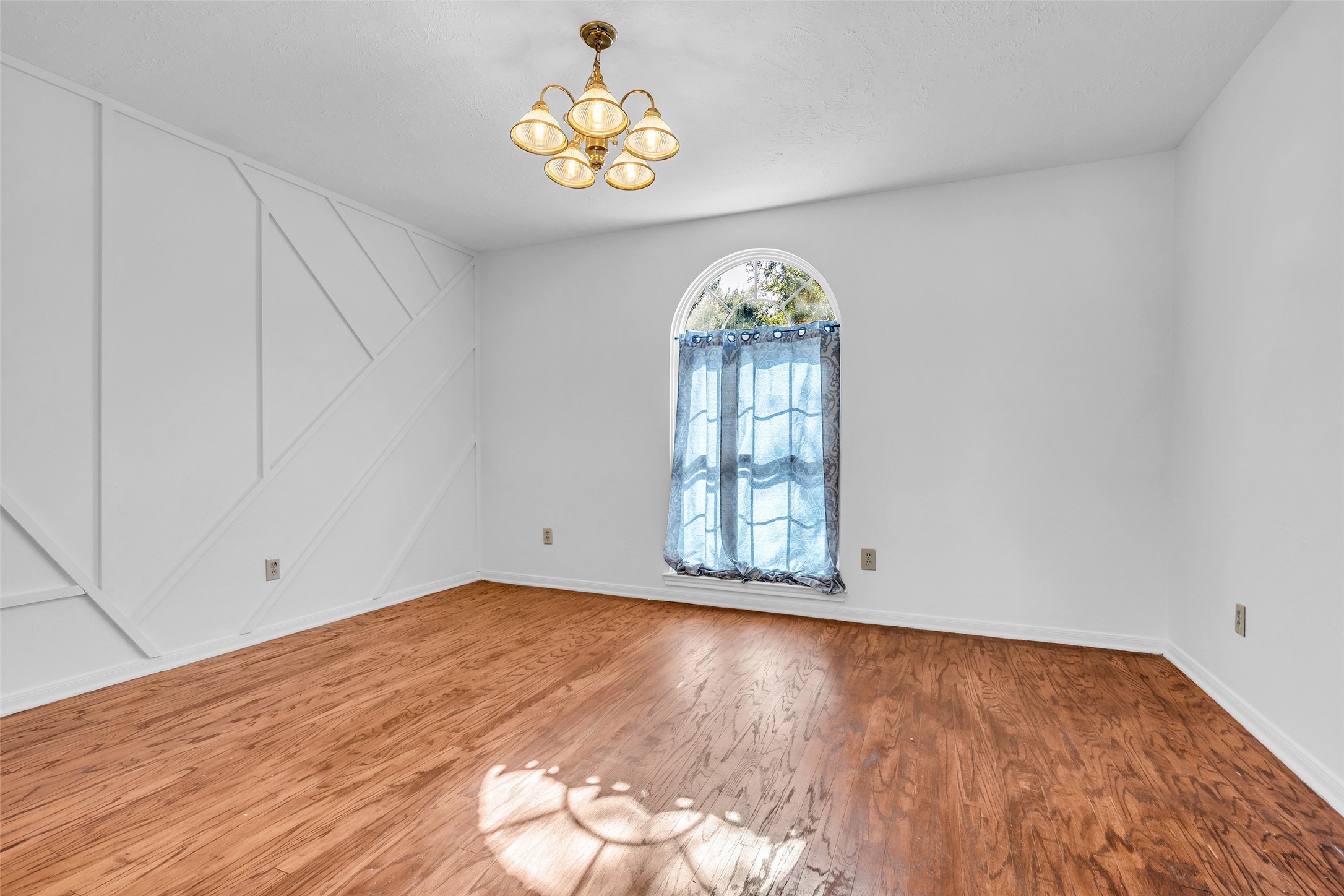4007 Greenwood Drive Property Photo 6