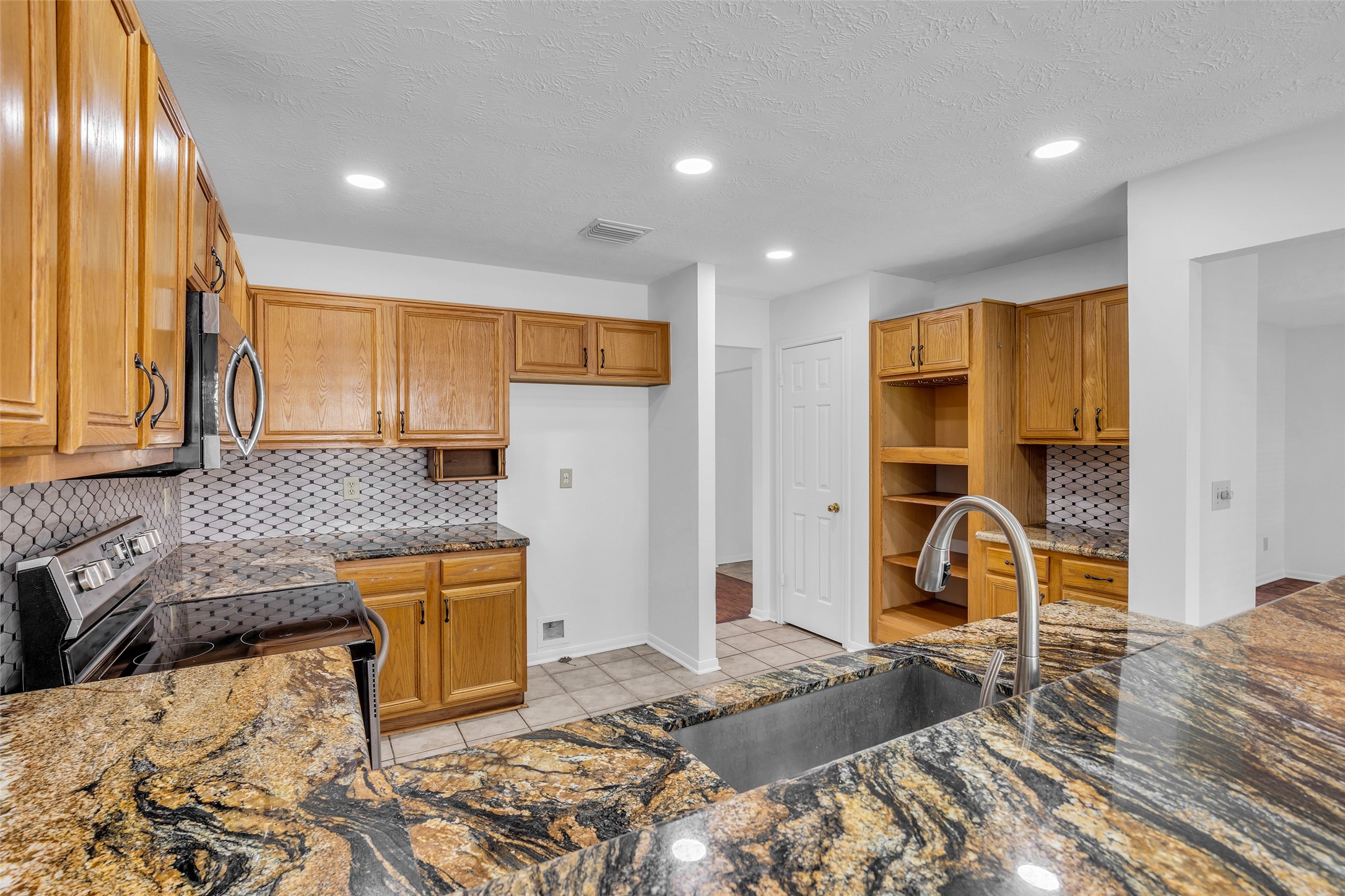 4007 Greenwood Drive Property Photo 14