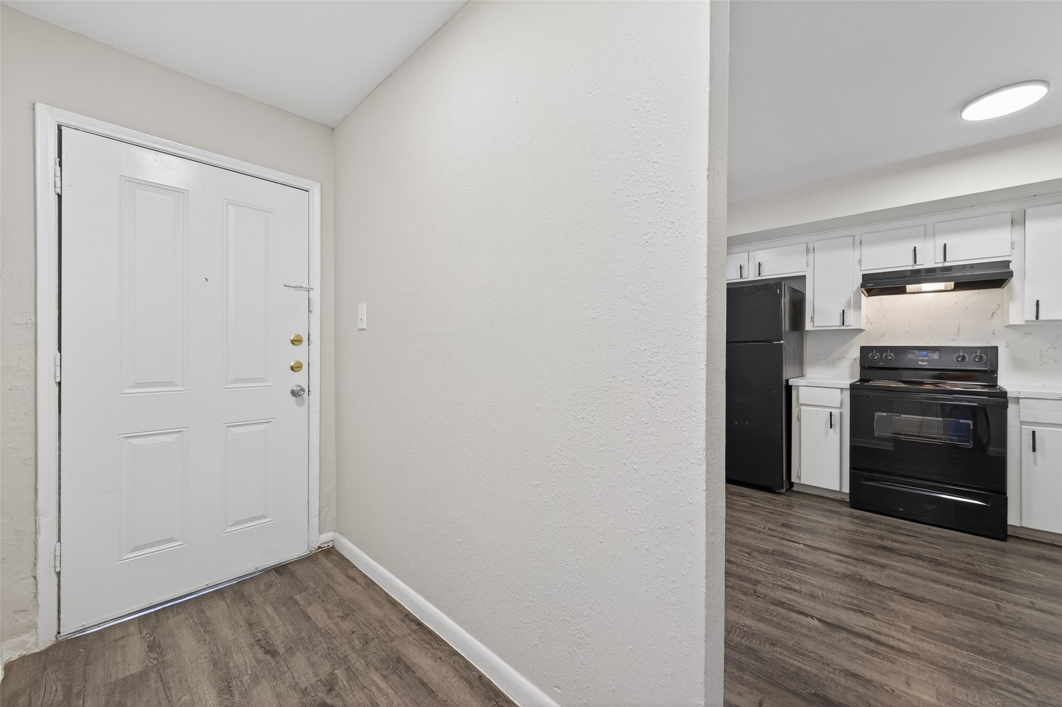 427 Hollyvale Drive 20 Property Photo 4