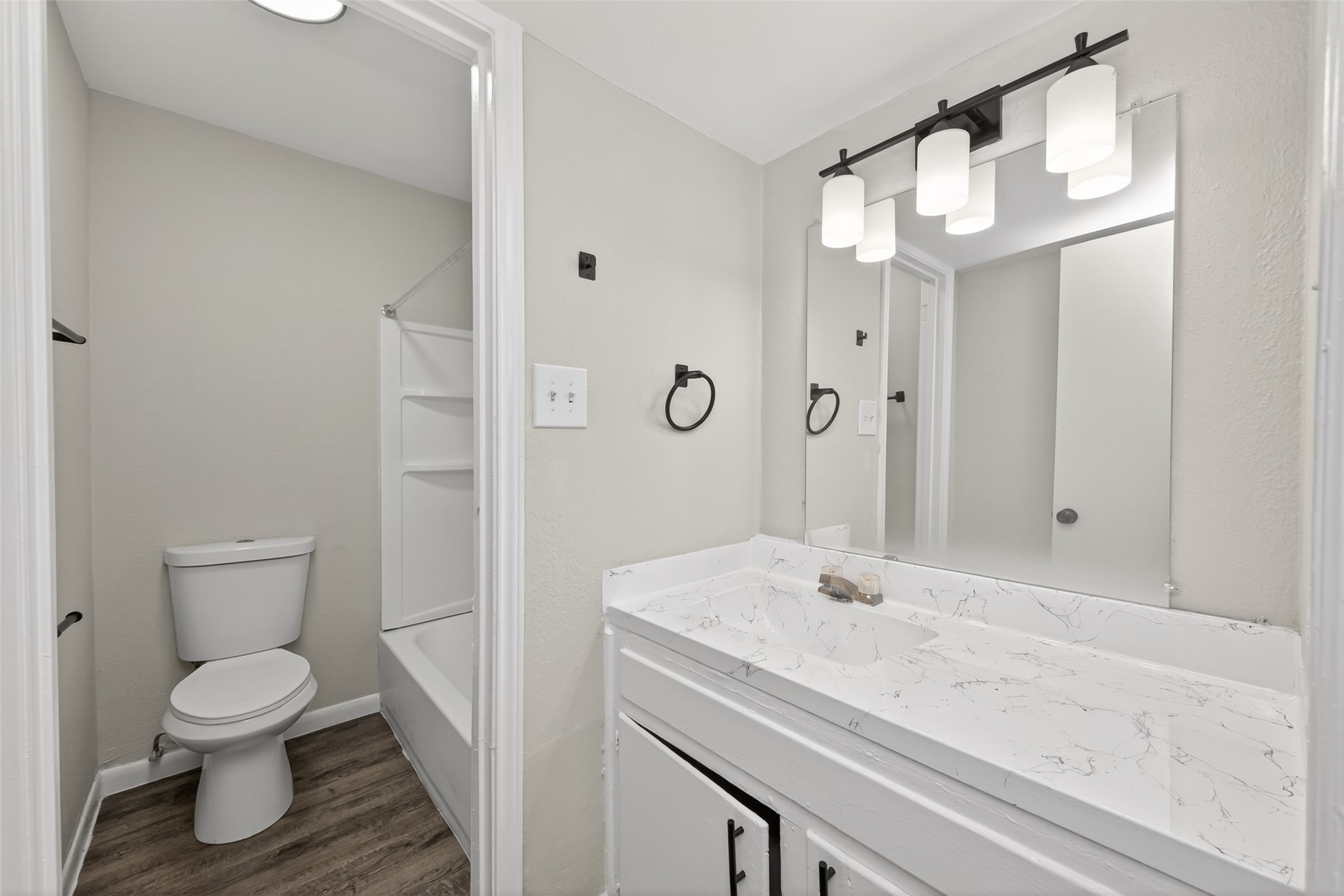 427 Hollyvale Drive 20 Property Photo 14