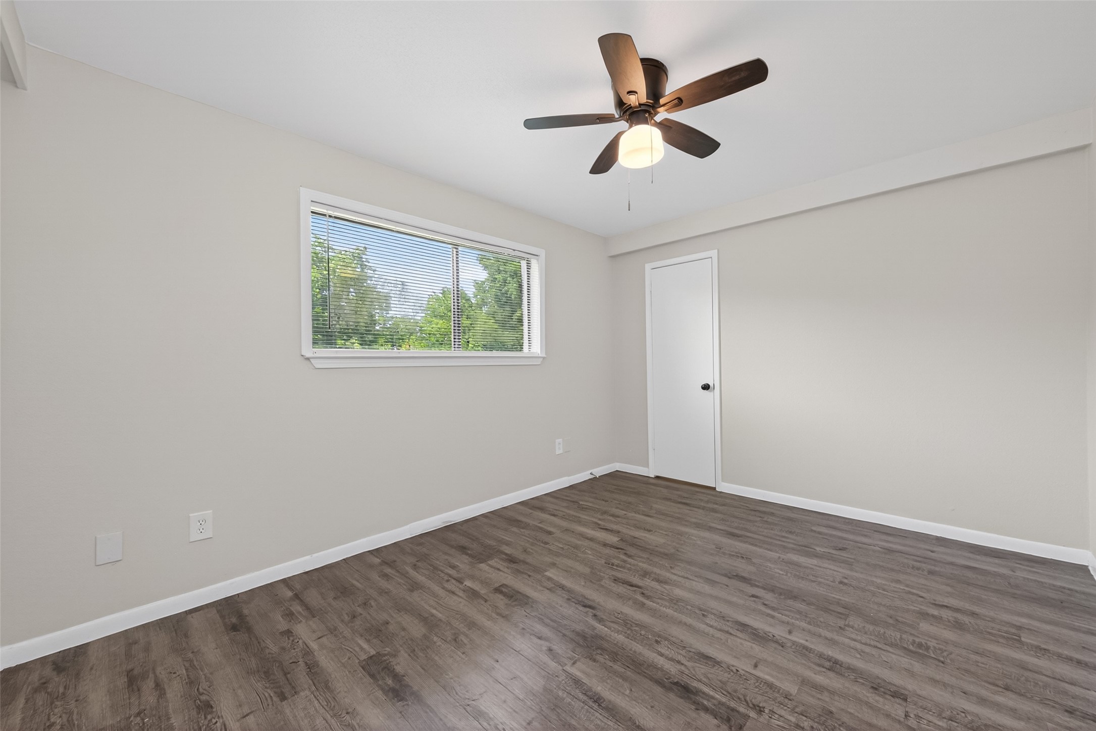 427 Hollyvale Drive 20 Property Photo 16