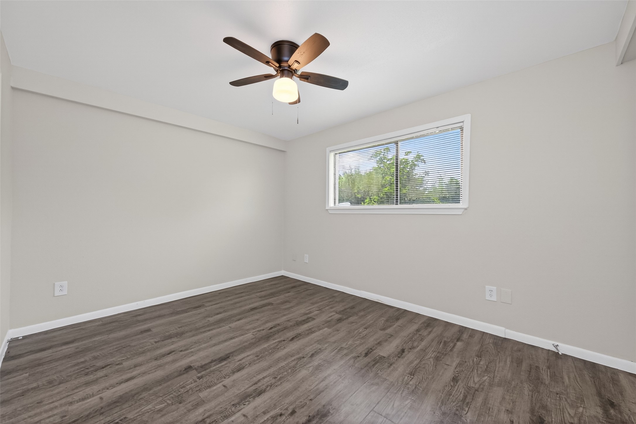427 Hollyvale Drive 20 Property Photo 17