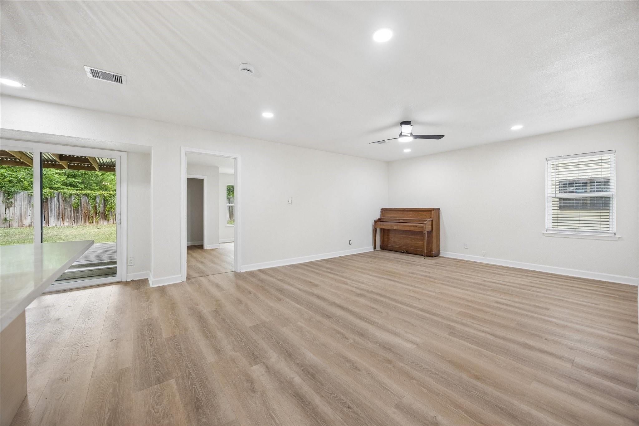 5203 Gladstone Drive, Austin Tx 78723 Property Photo 7
