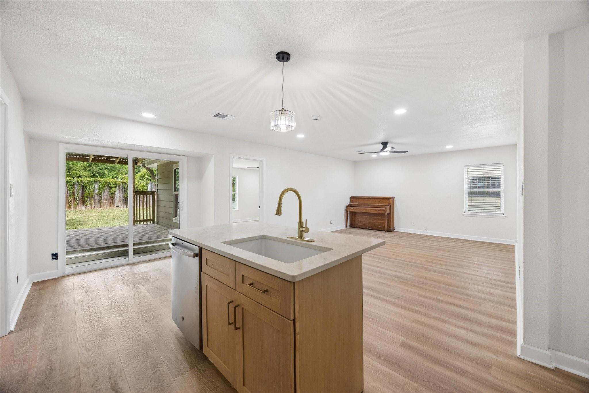 5203 Gladstone Drive, Austin Tx 78723 Property Photo 10