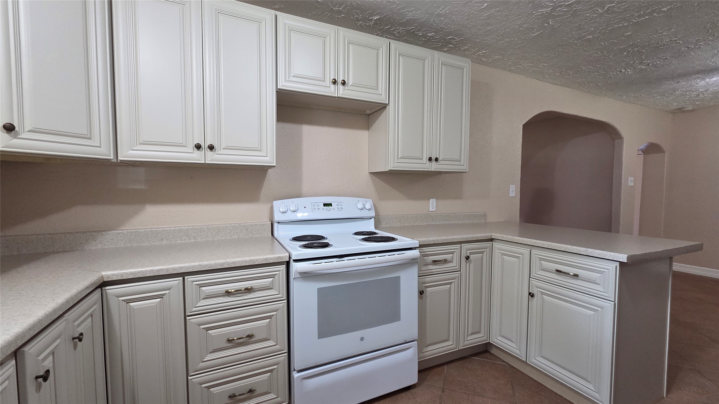 21298 Oak Leaf Boulevard Property Photo 9