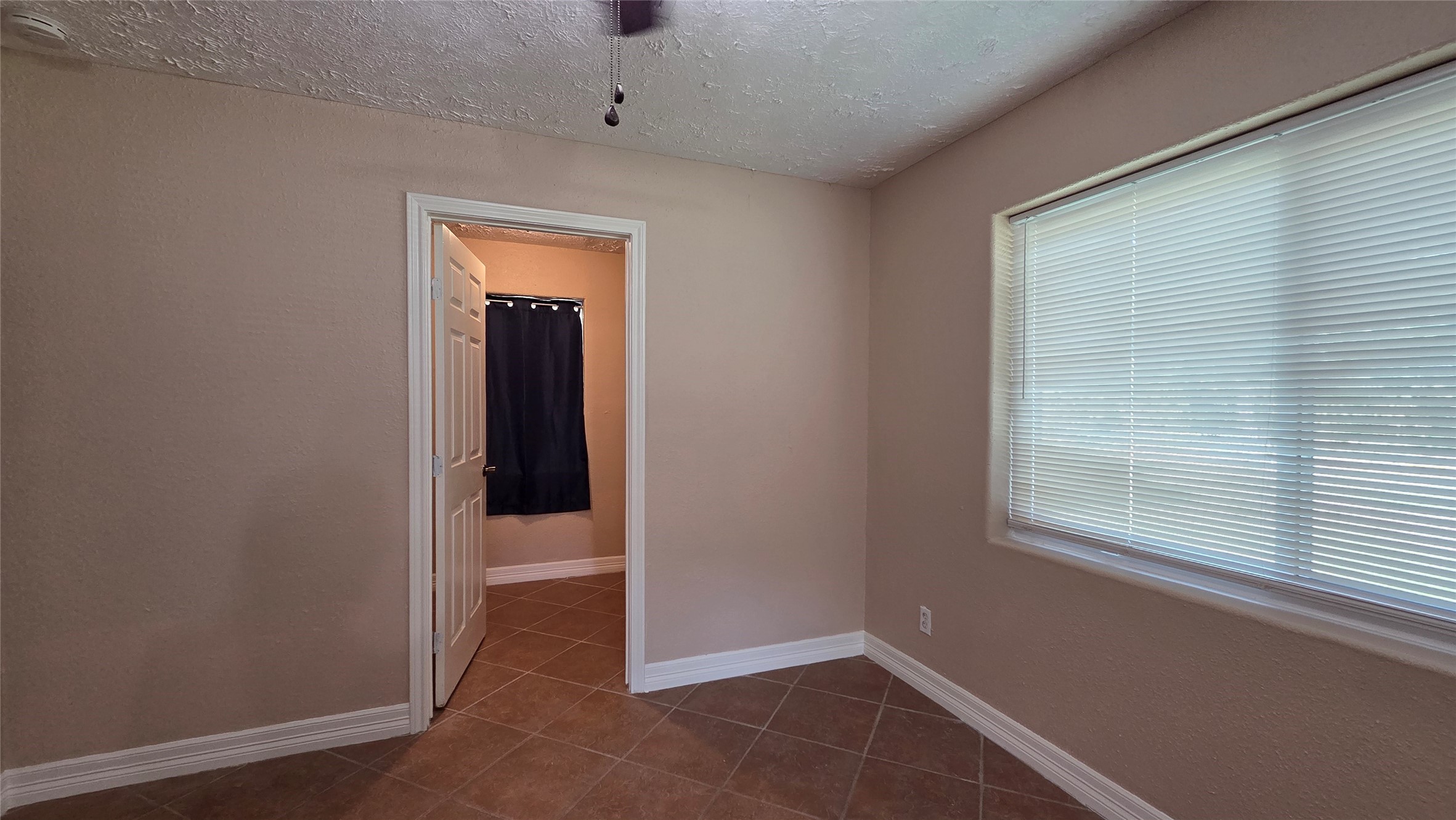 21298 Oak Leaf Boulevard Property Photo 12