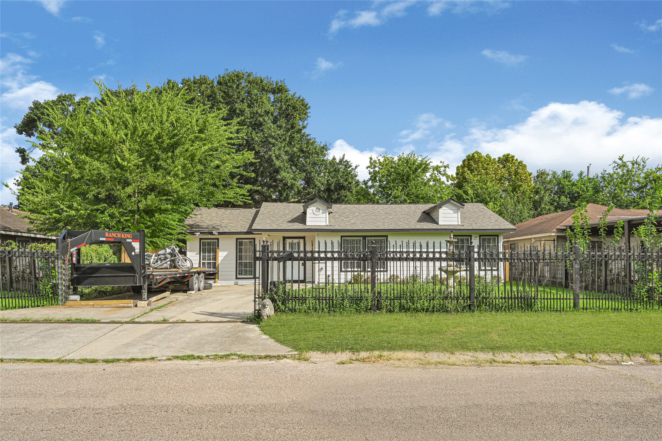 1114 Maroby Street Property Photo 1