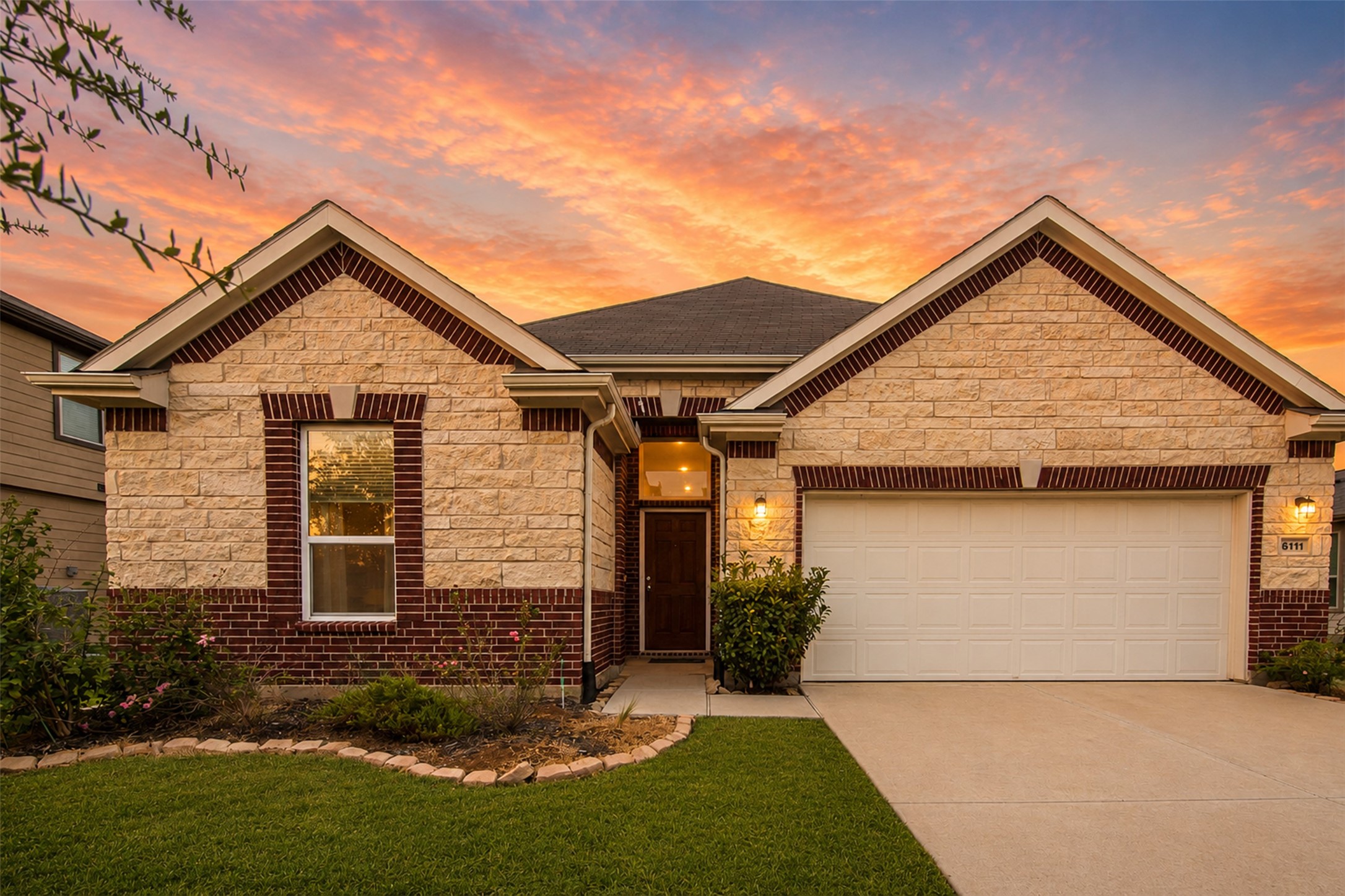6111 Whitewing Road Property Photo 1